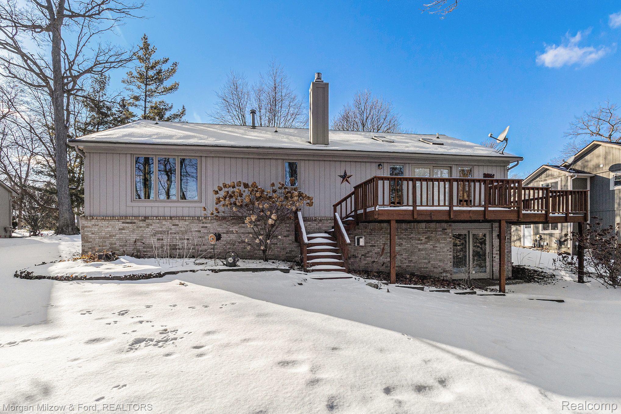 5976 Snow Apple Drive
