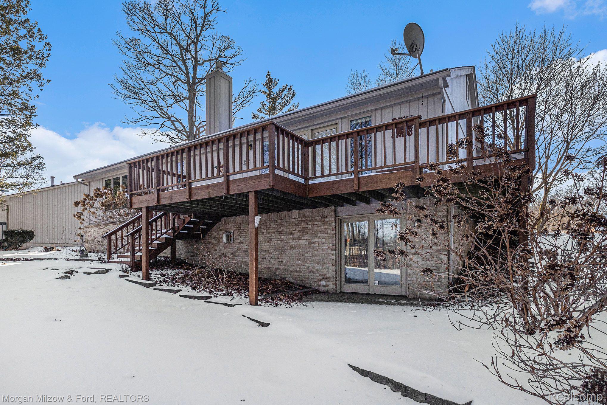 5976 Snow Apple Drive