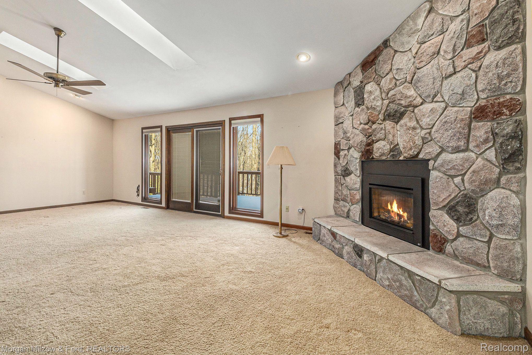 5976 Snow Apple Drive