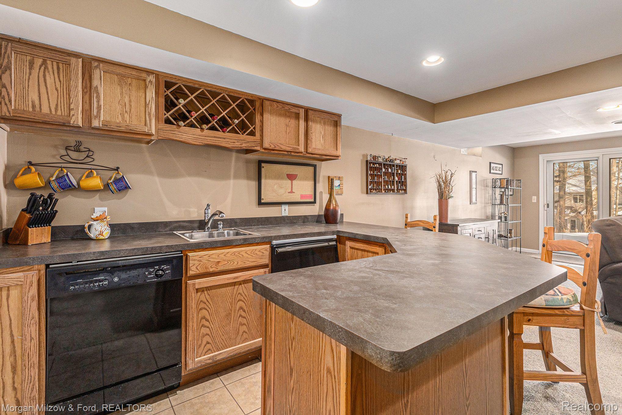 5976 Snow Apple Drive