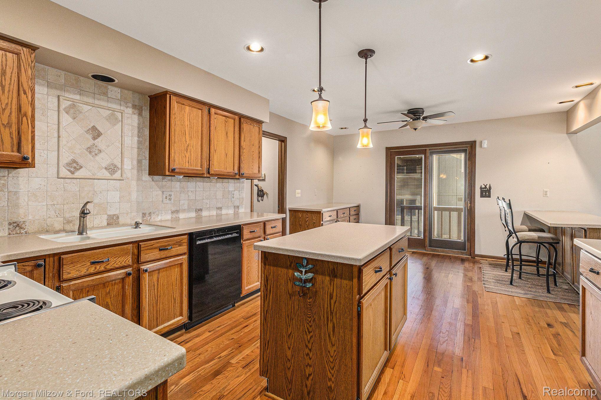 5976 Snow Apple Drive
