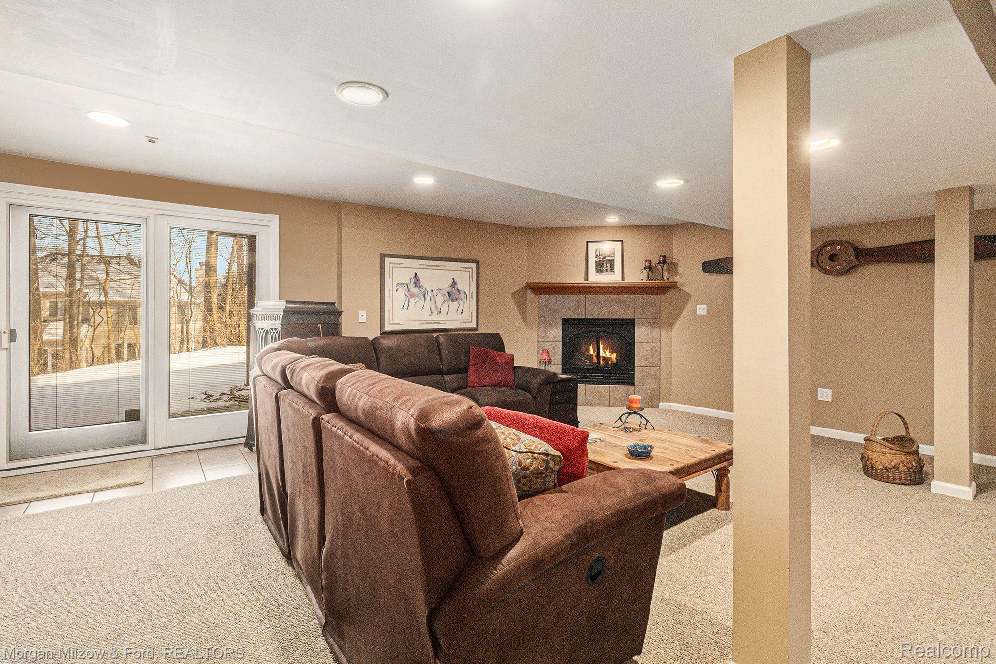 5976 Snow Apple Drive