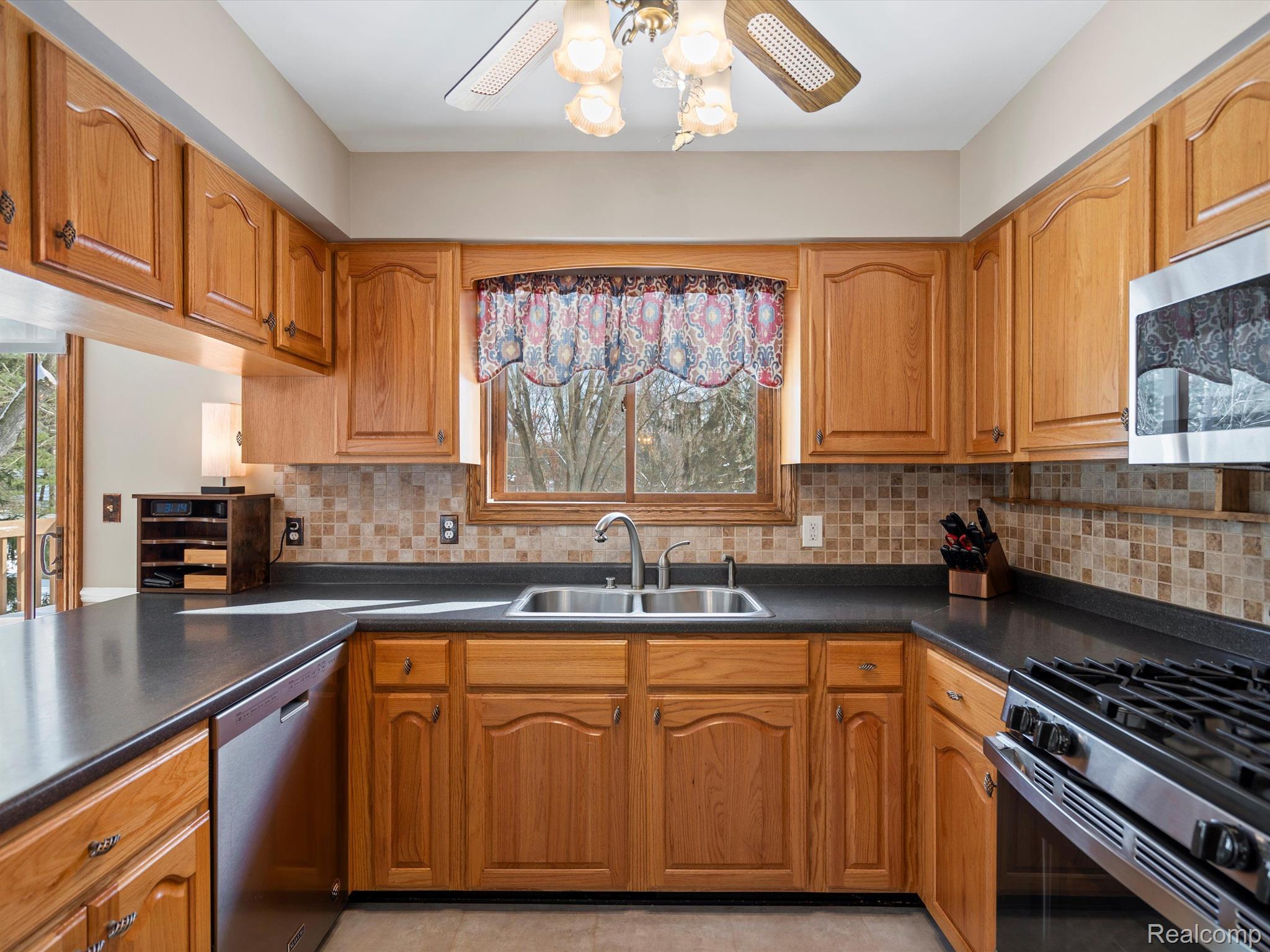 1633 ONEIDA Trail