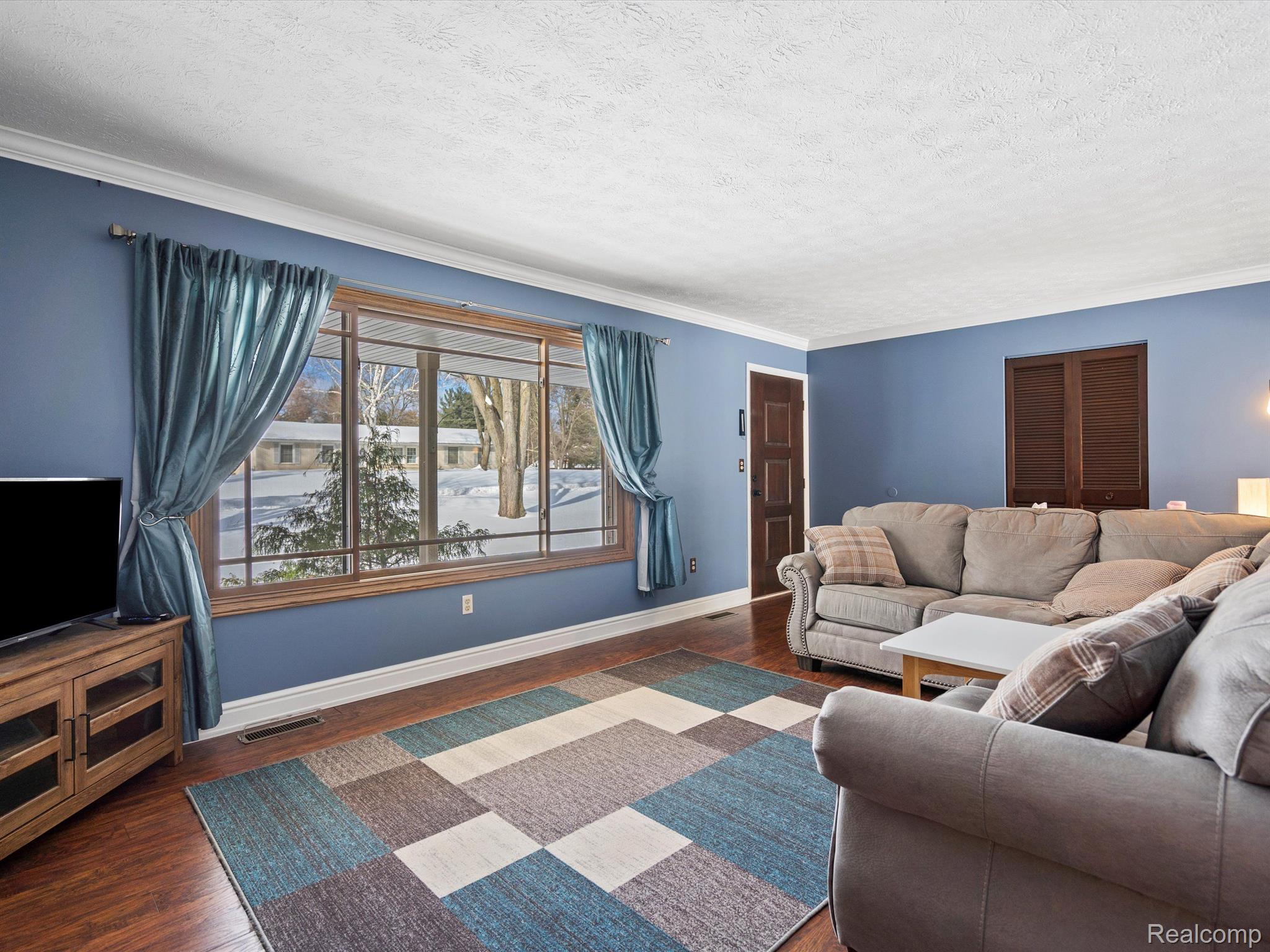 1633 ONEIDA Trail