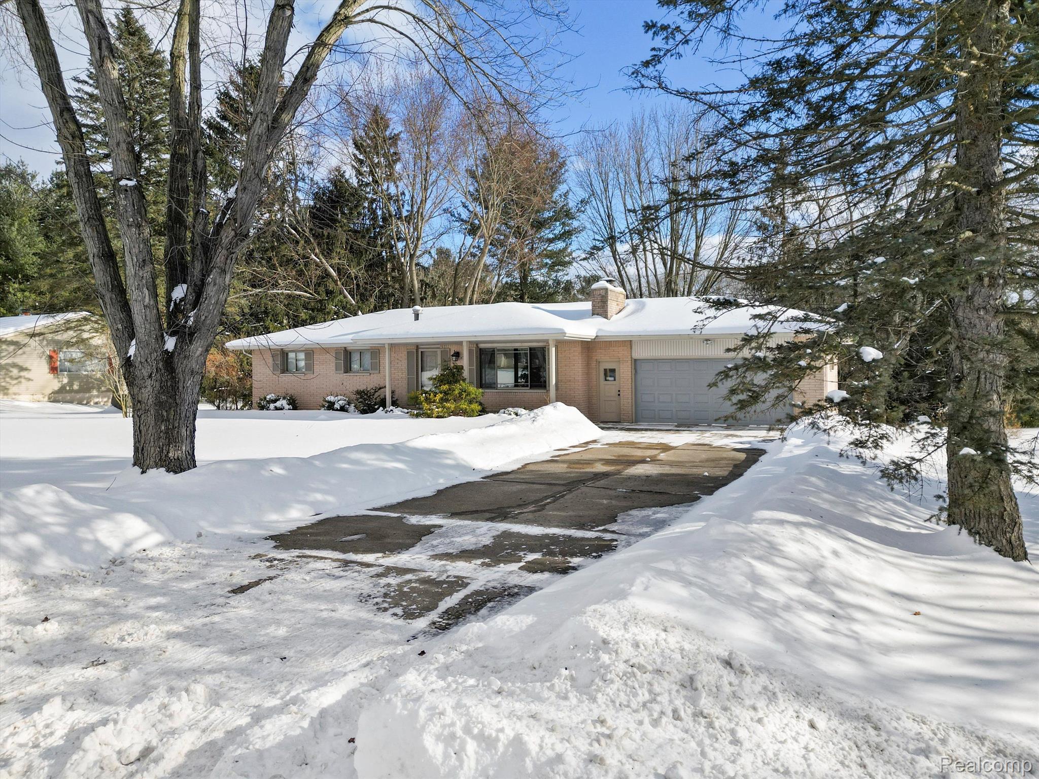 1633 ONEIDA Trail