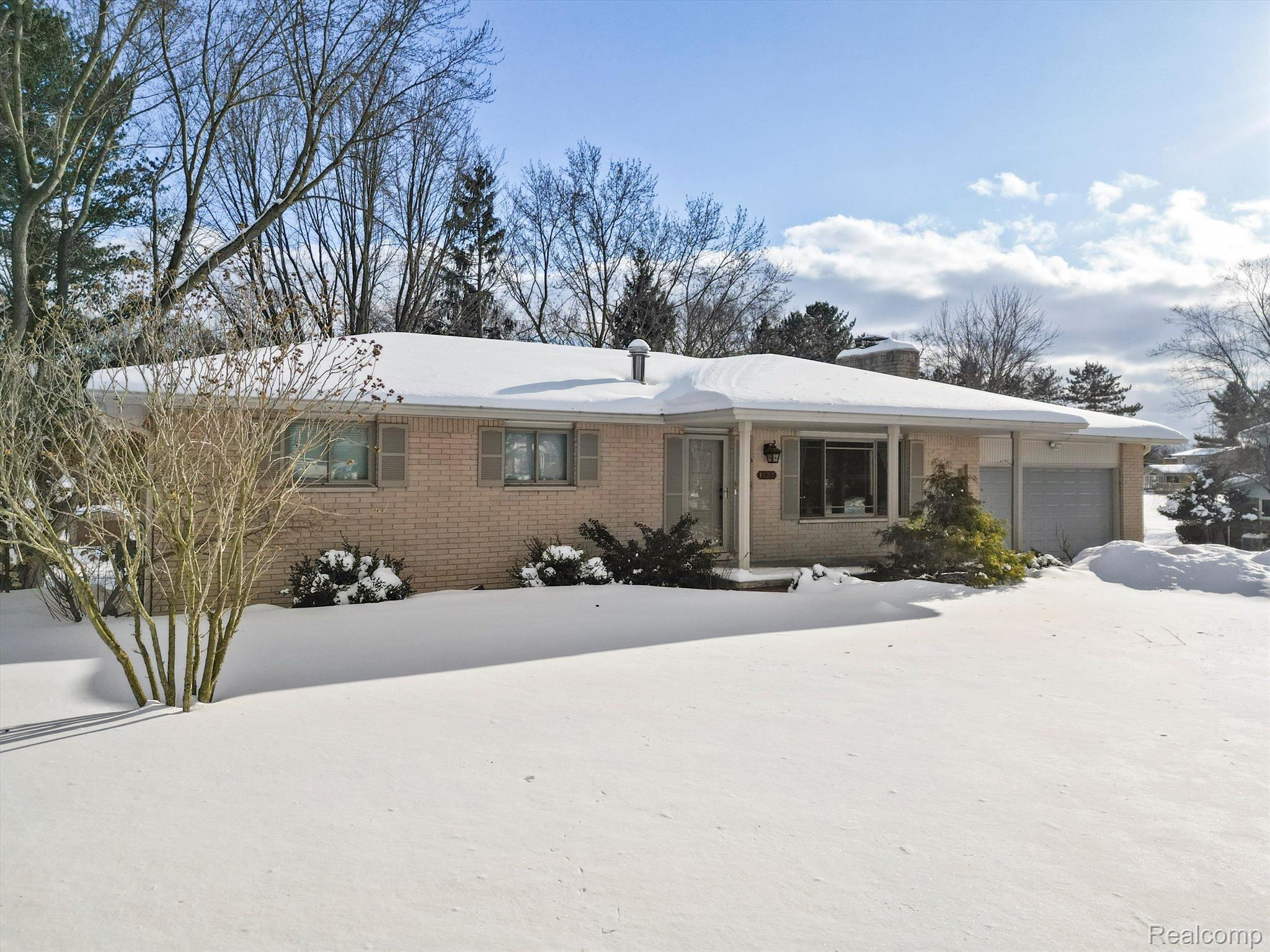 1633 ONEIDA Trail