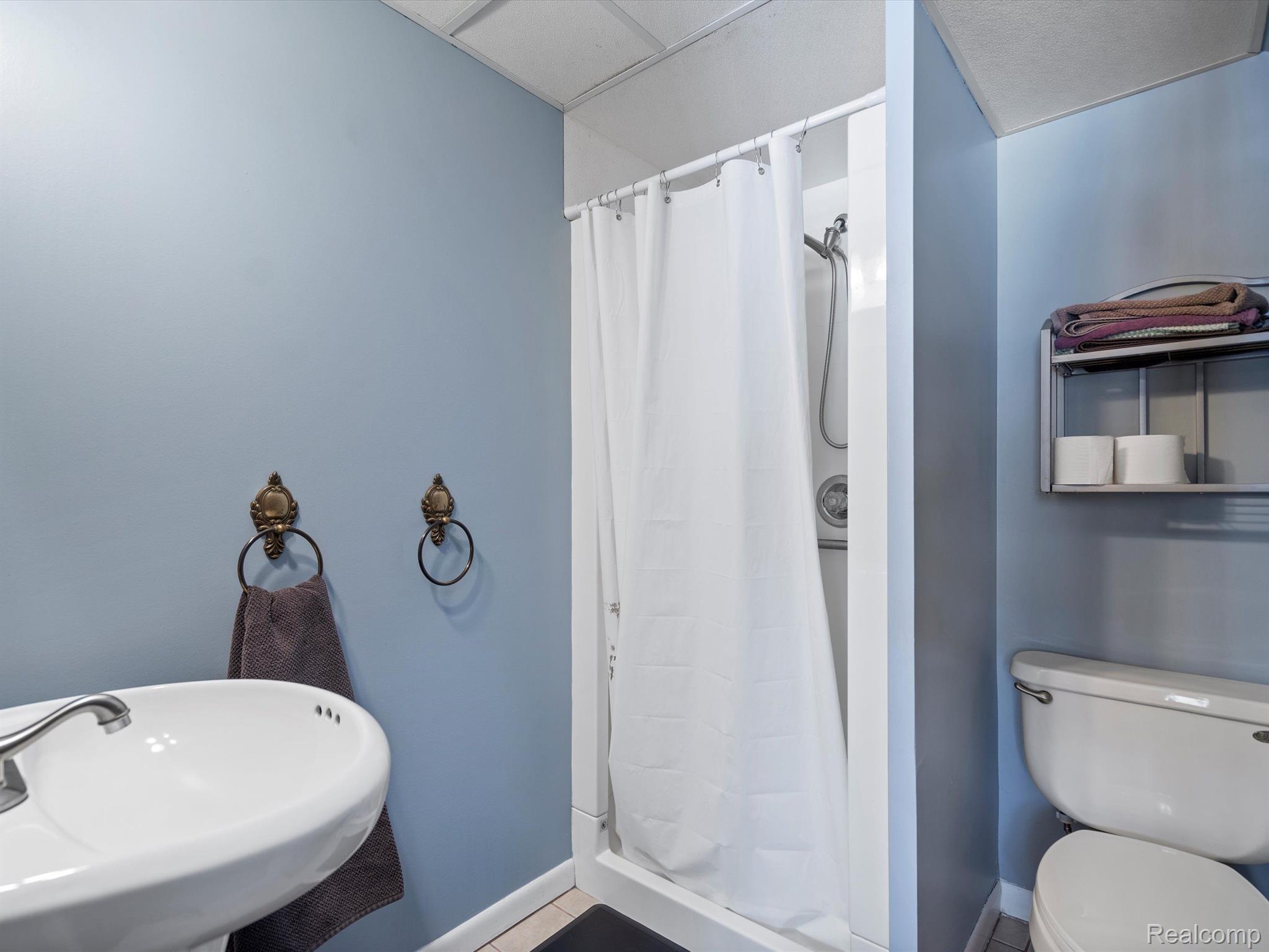1633 ONEIDA Trail