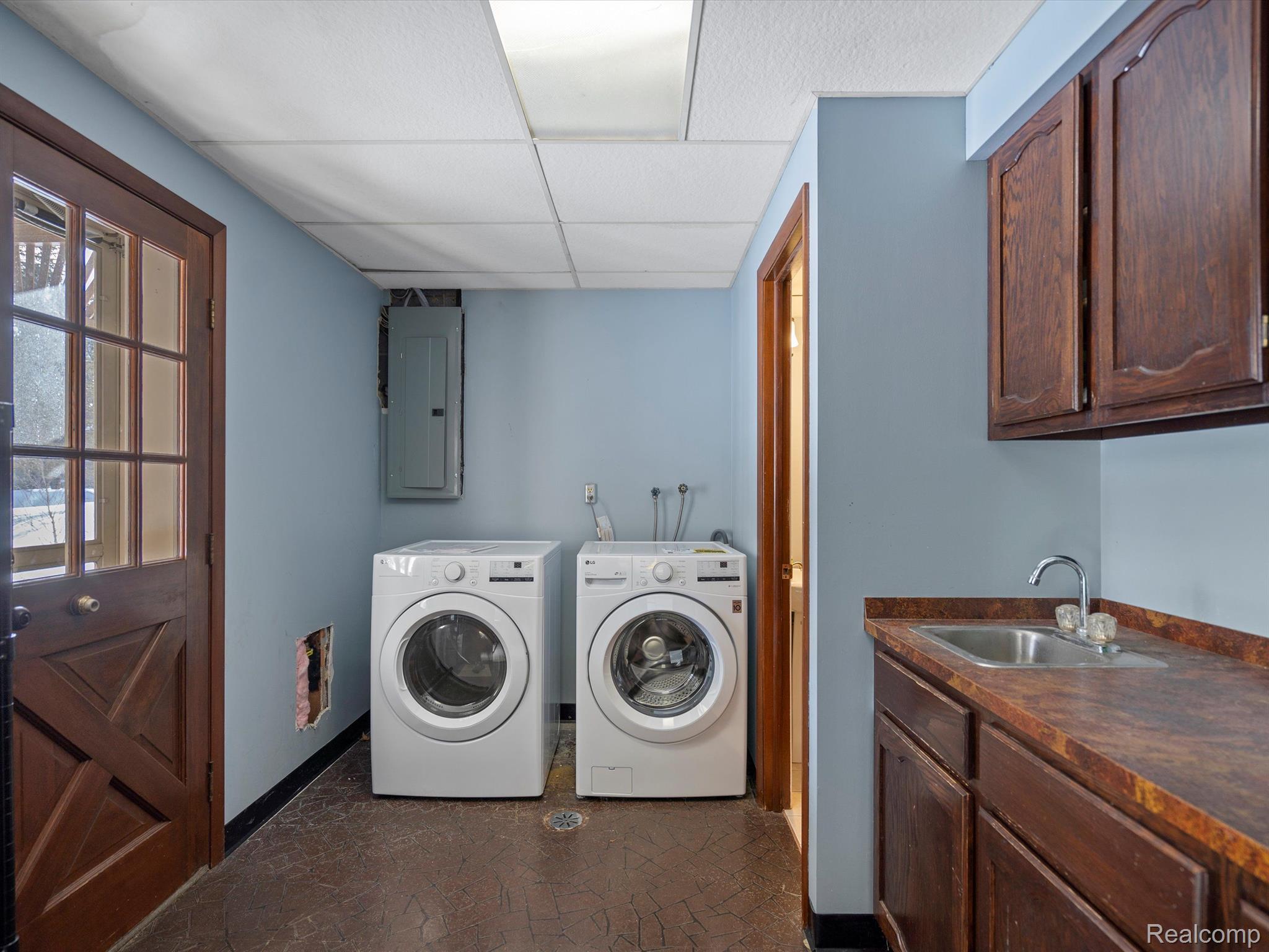 1633 ONEIDA Trail