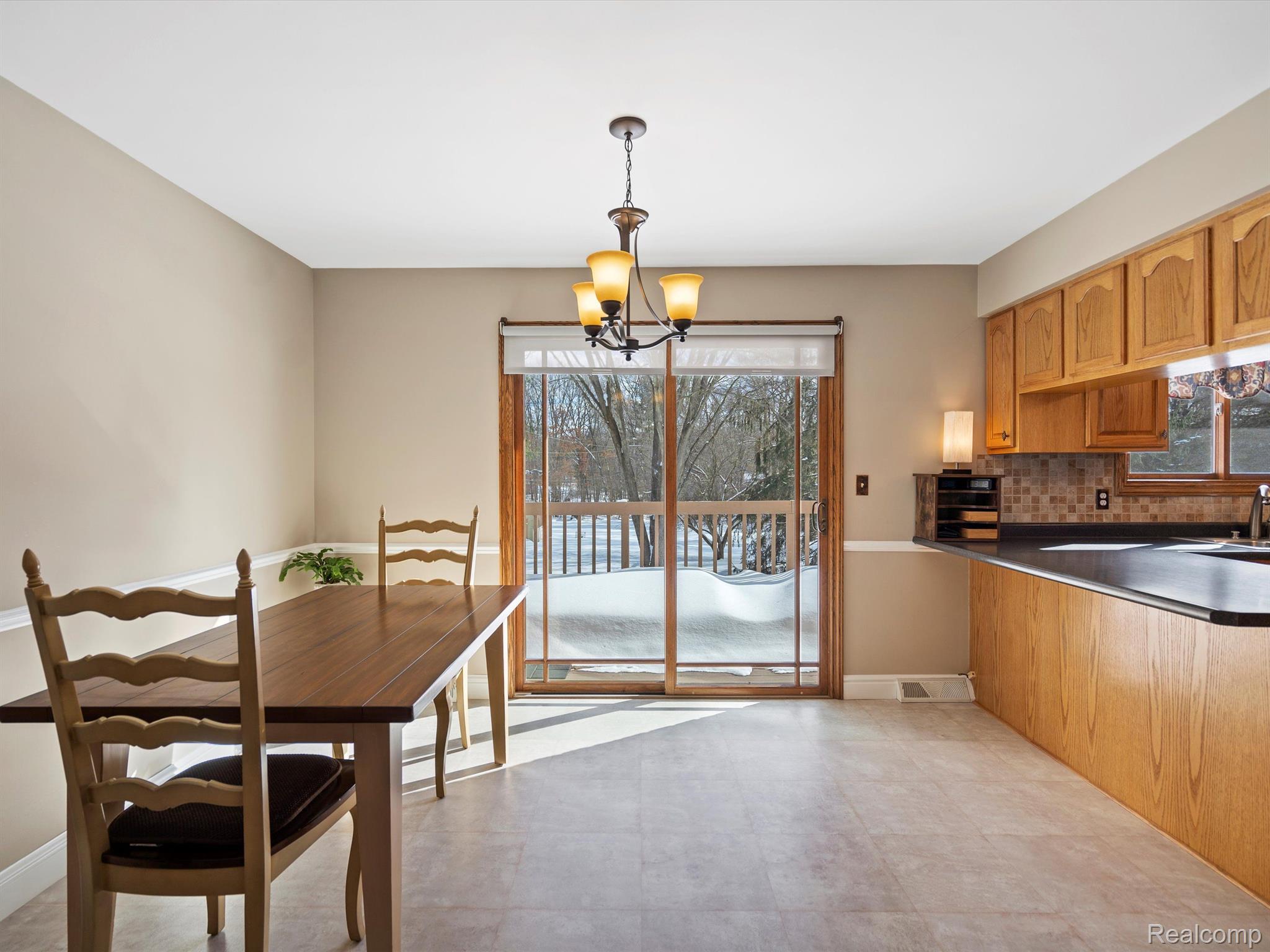 1633 ONEIDA Trail