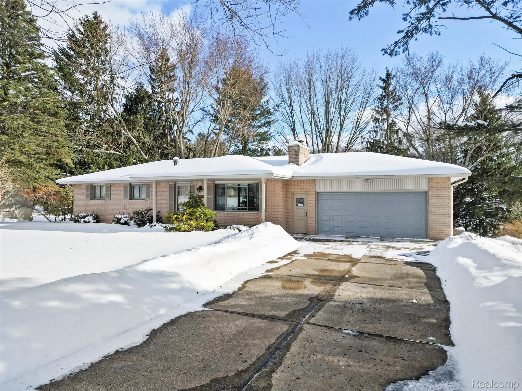 1633 ONEIDA Trail