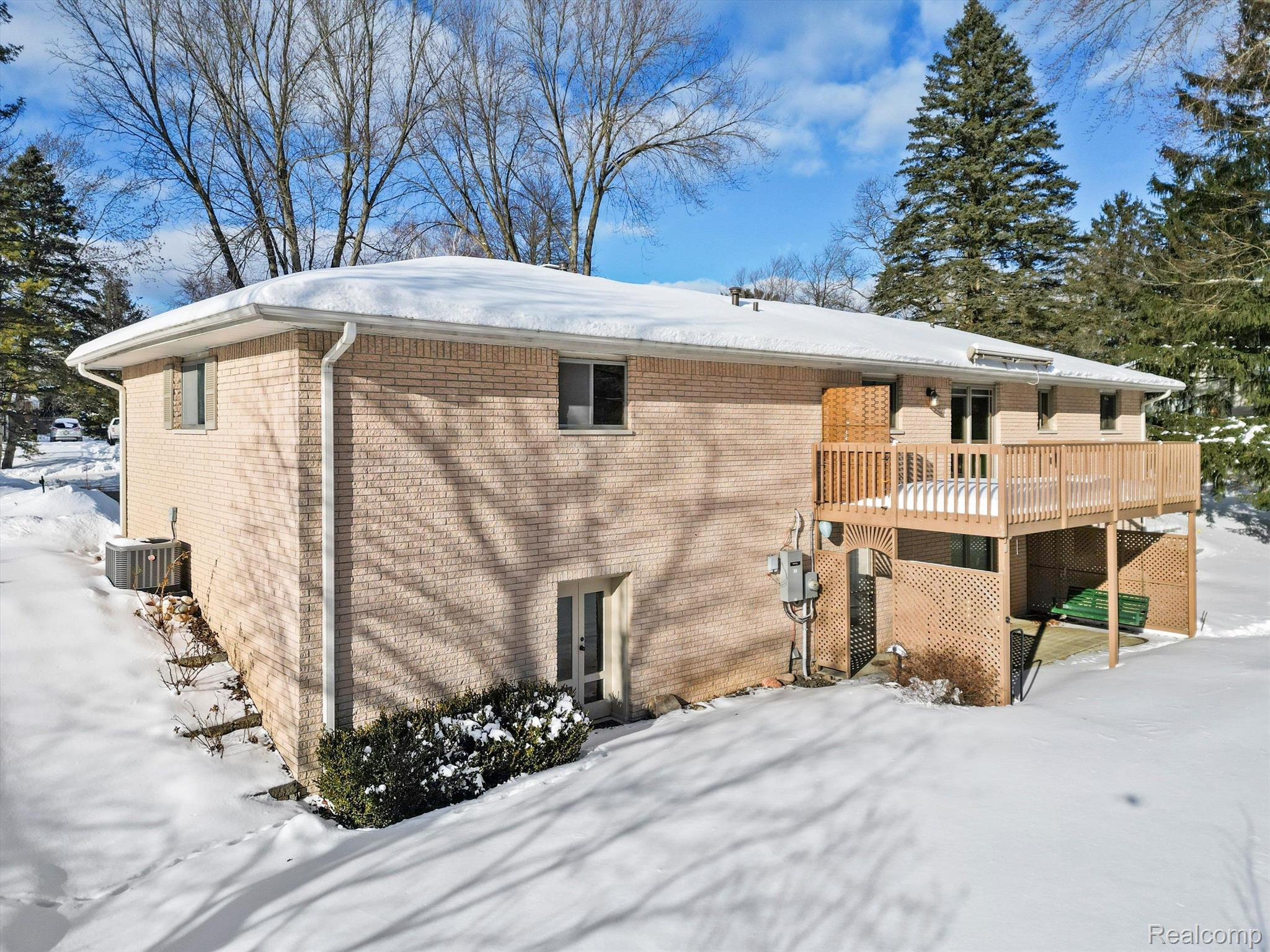 1633 ONEIDA Trail