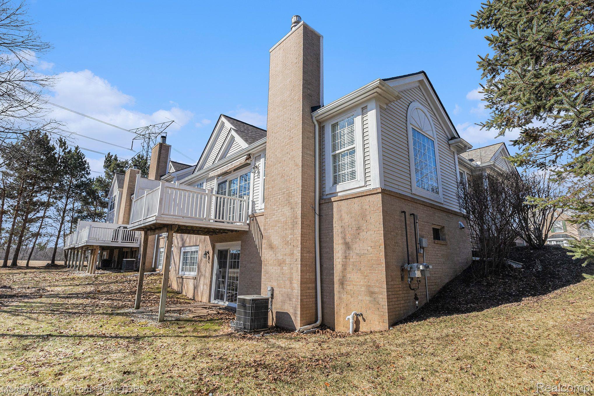 5602 Heathland Circle