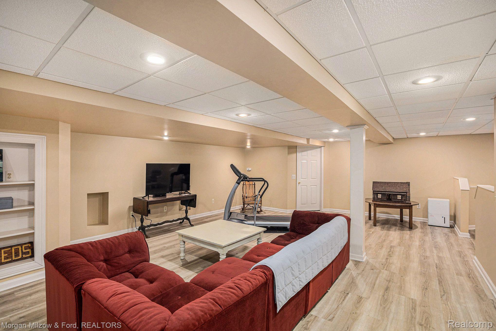 3370 Park Island Drive