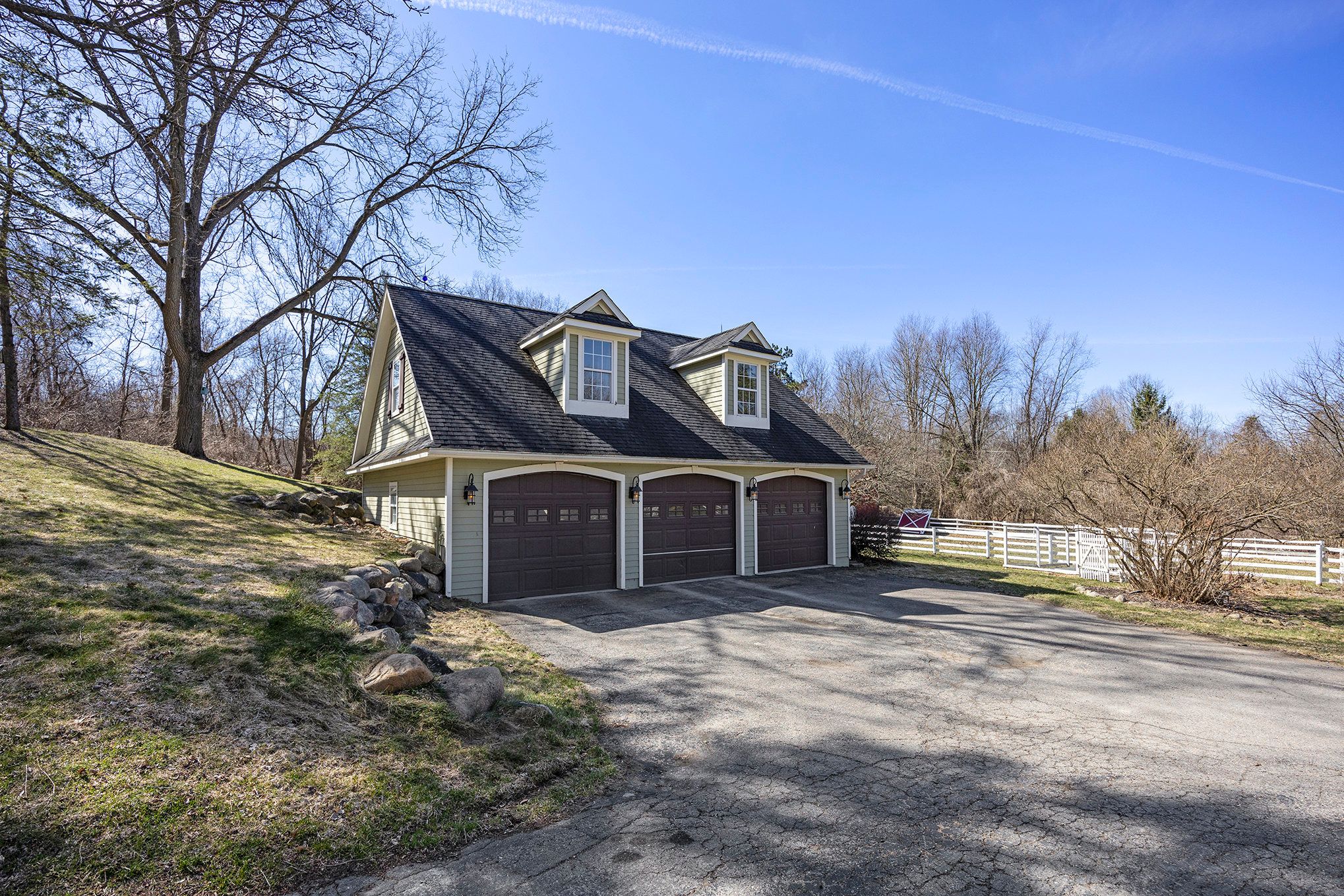 9662 Hadley Road