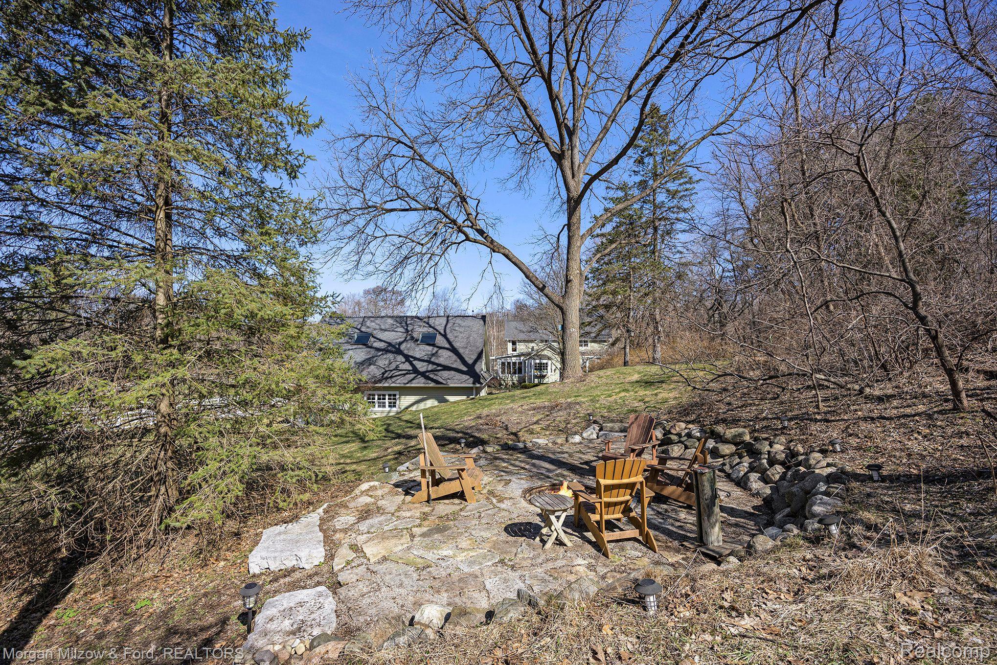 9662 Hadley Road