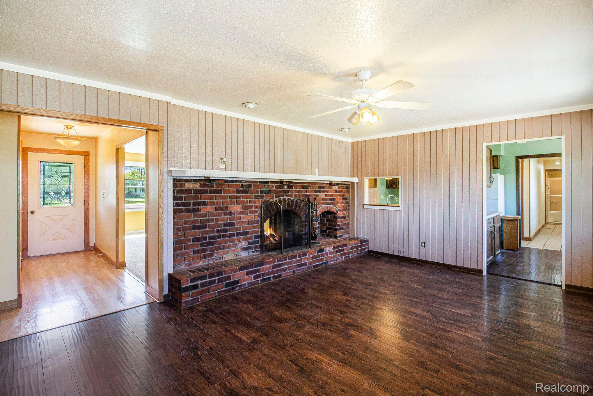 1148 W COOK Road