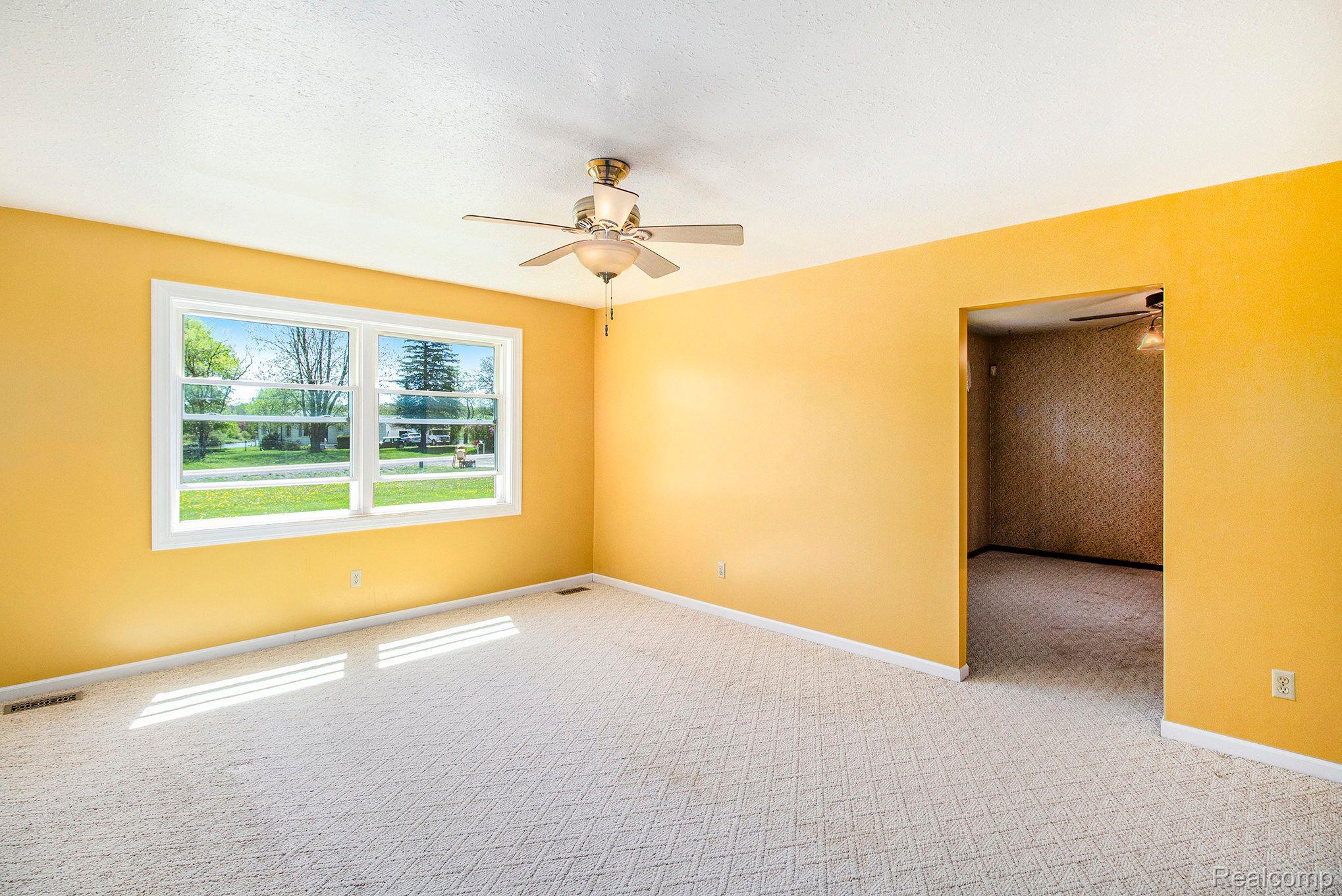 1148 W COOK Road