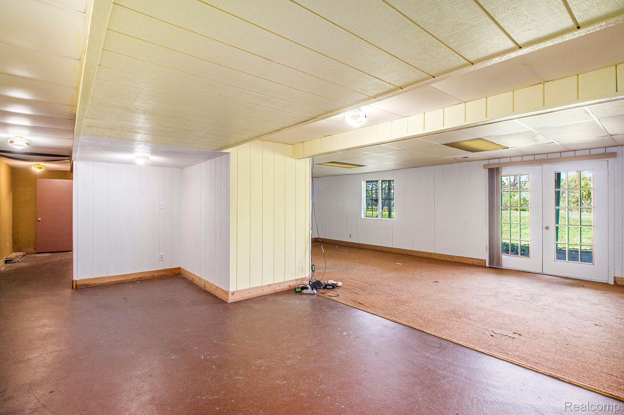 1148 W COOK Road