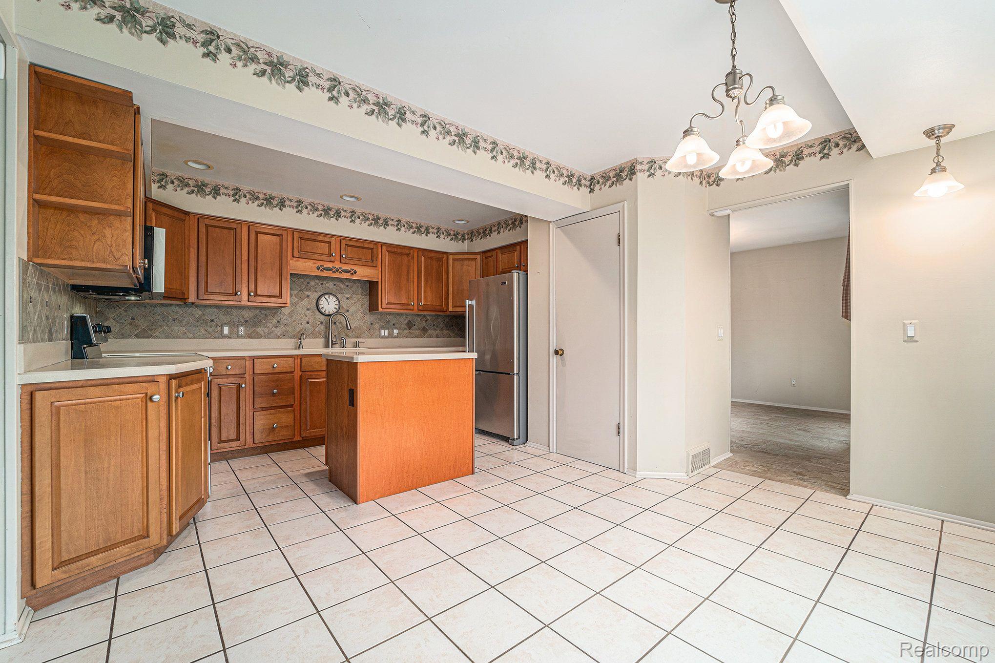8165 Holcomb Road