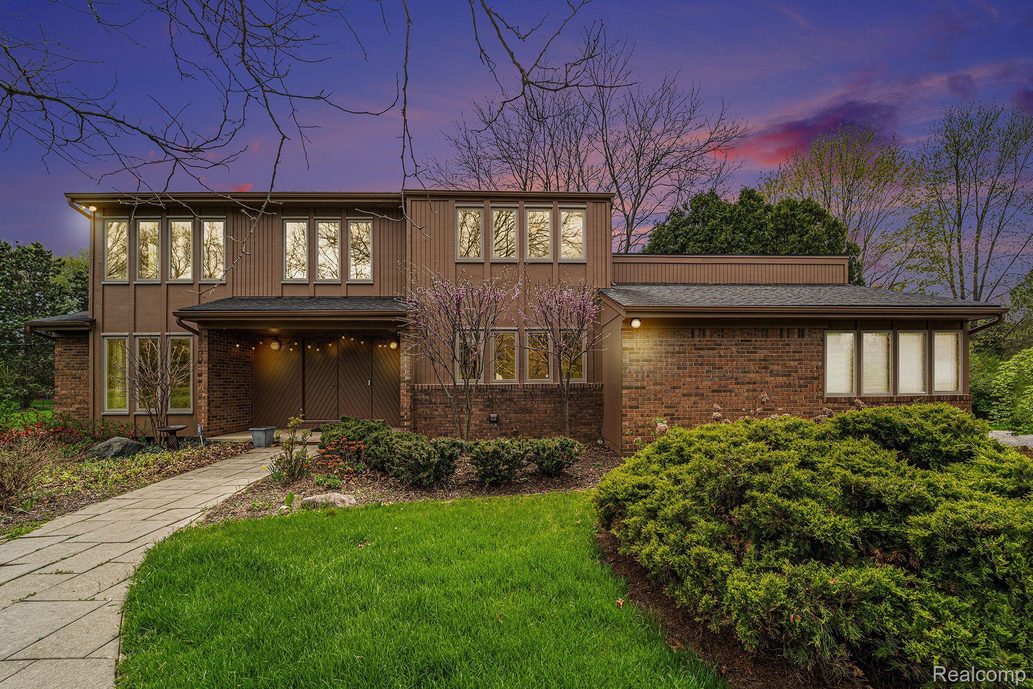 8165 Holcomb Road