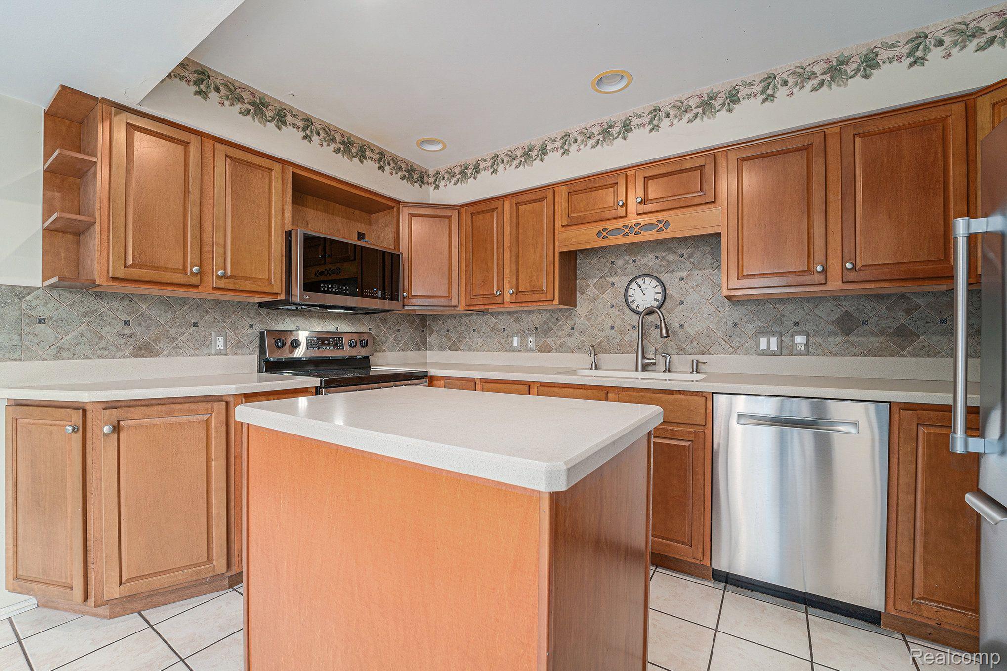 8165 Holcomb Road