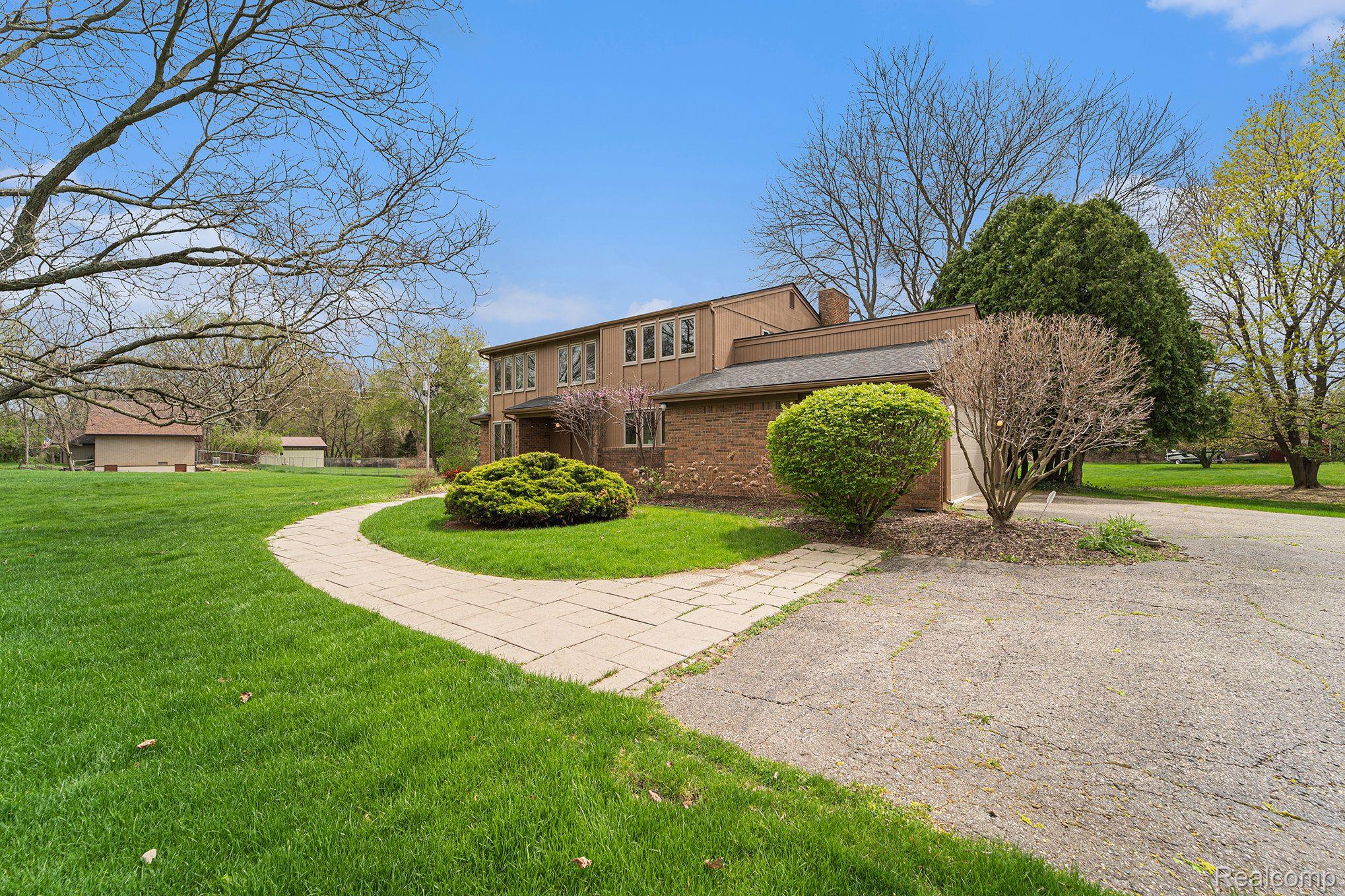 8165 Holcomb Road