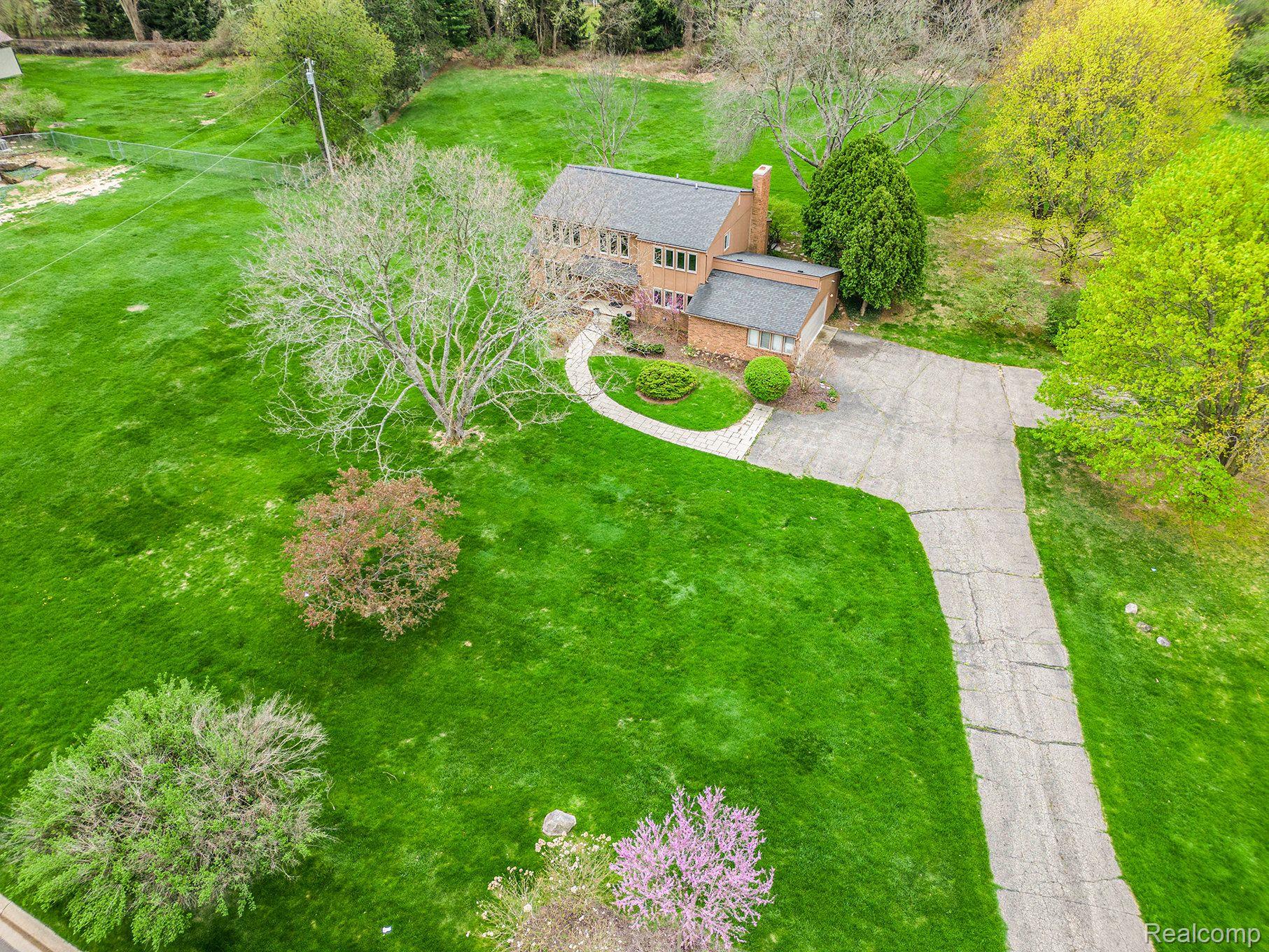8165 Holcomb Road