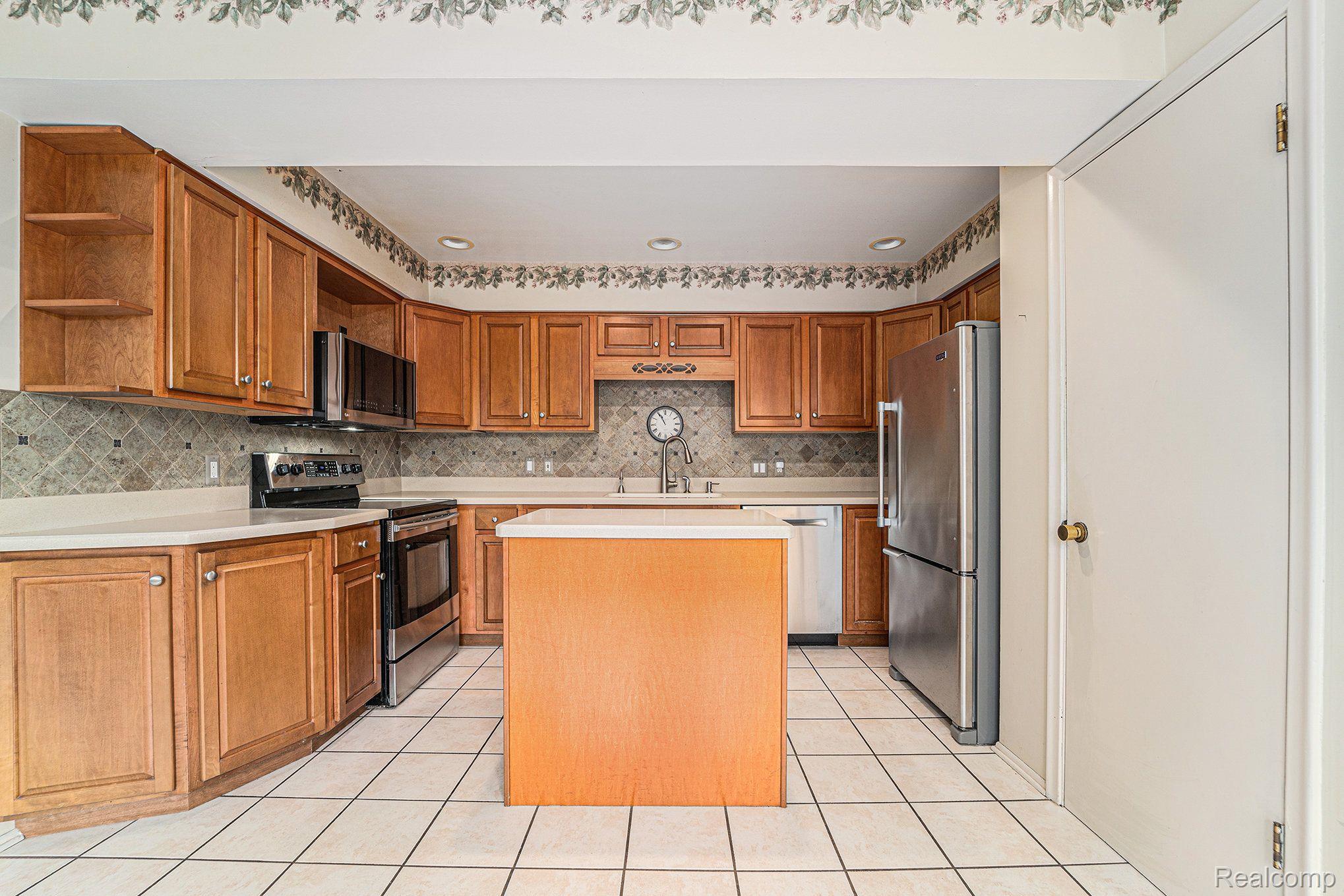 8165 Holcomb Road
