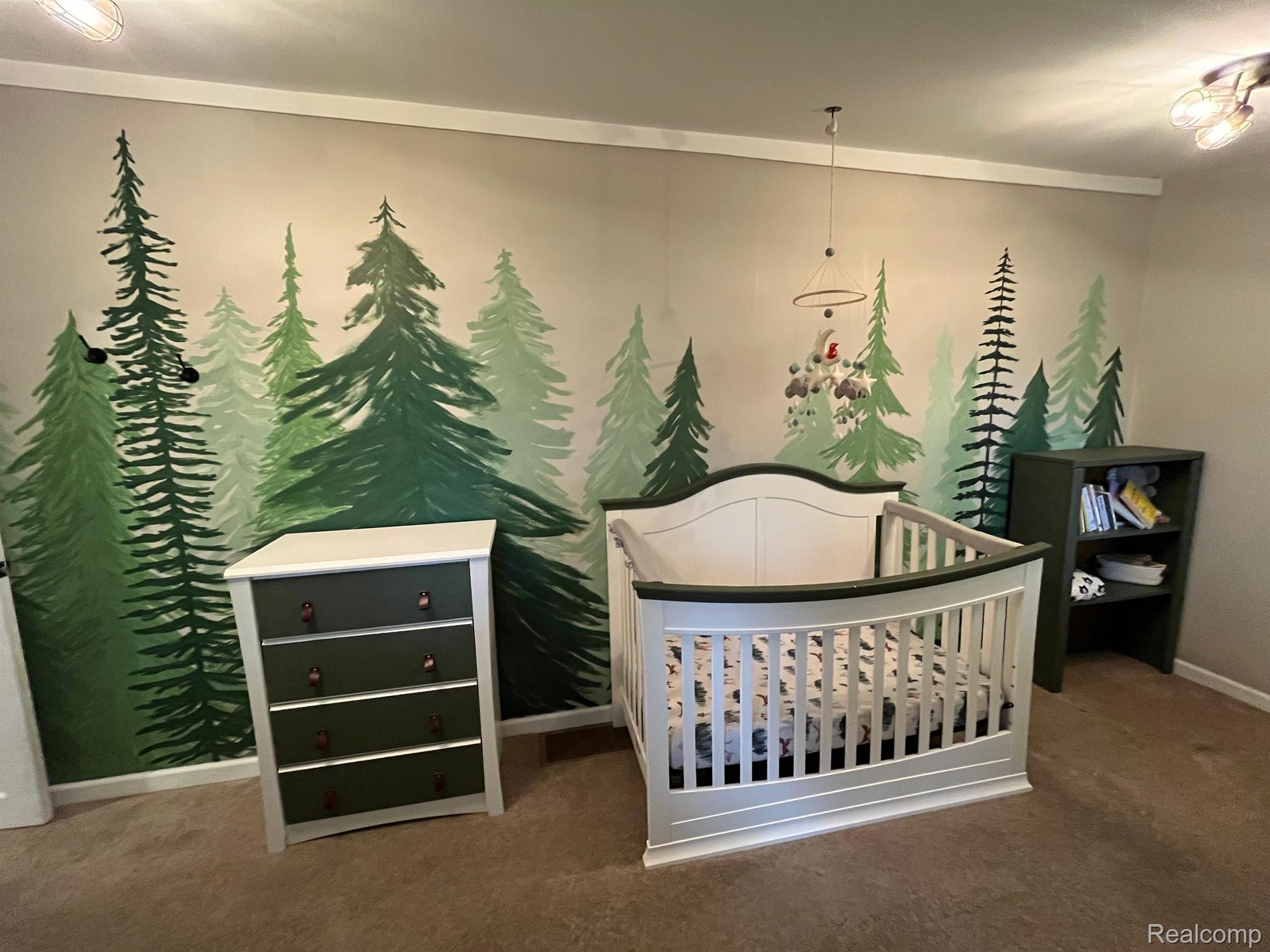 425 SCHOOLHOUSE Street