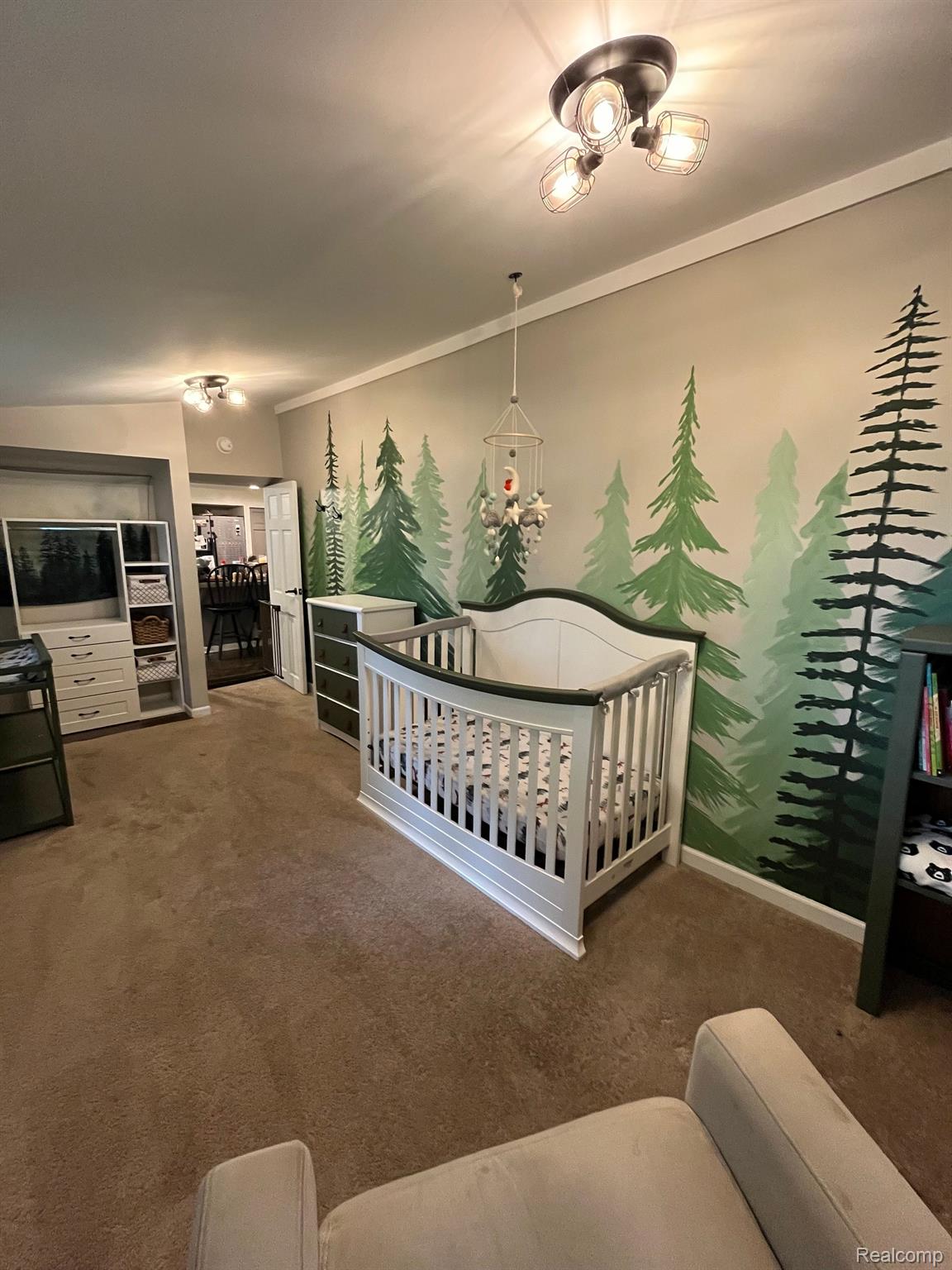 425 SCHOOLHOUSE Street