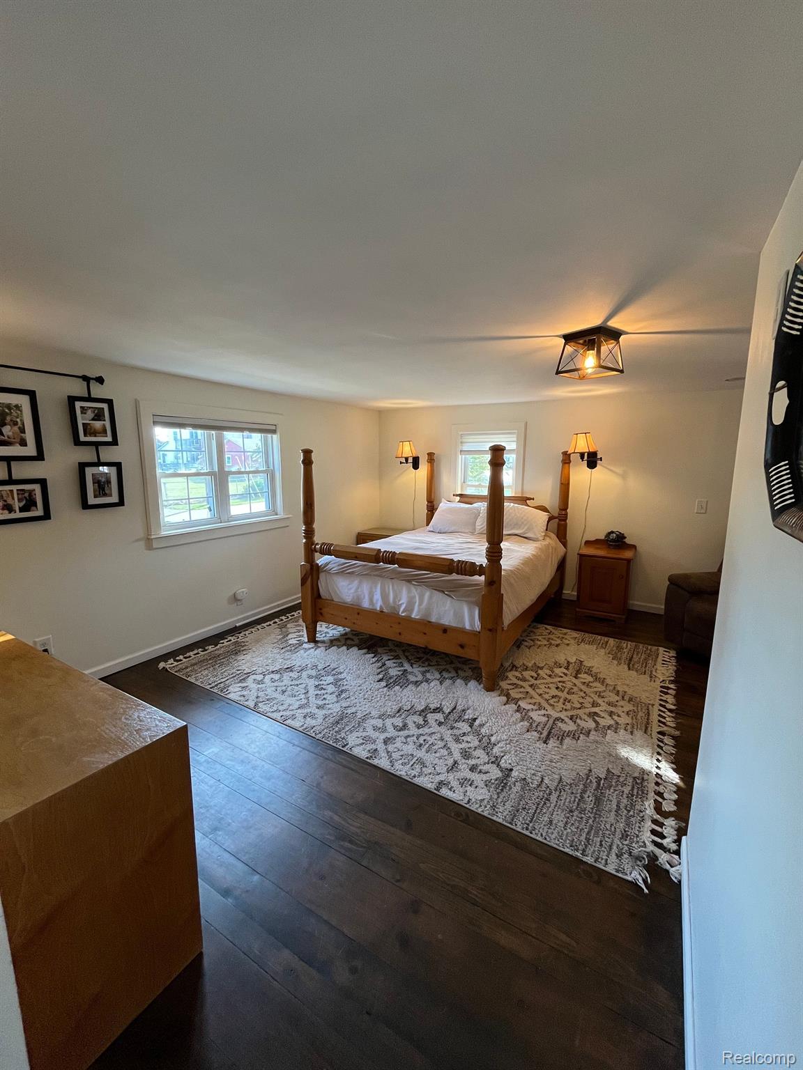 425 SCHOOLHOUSE Street