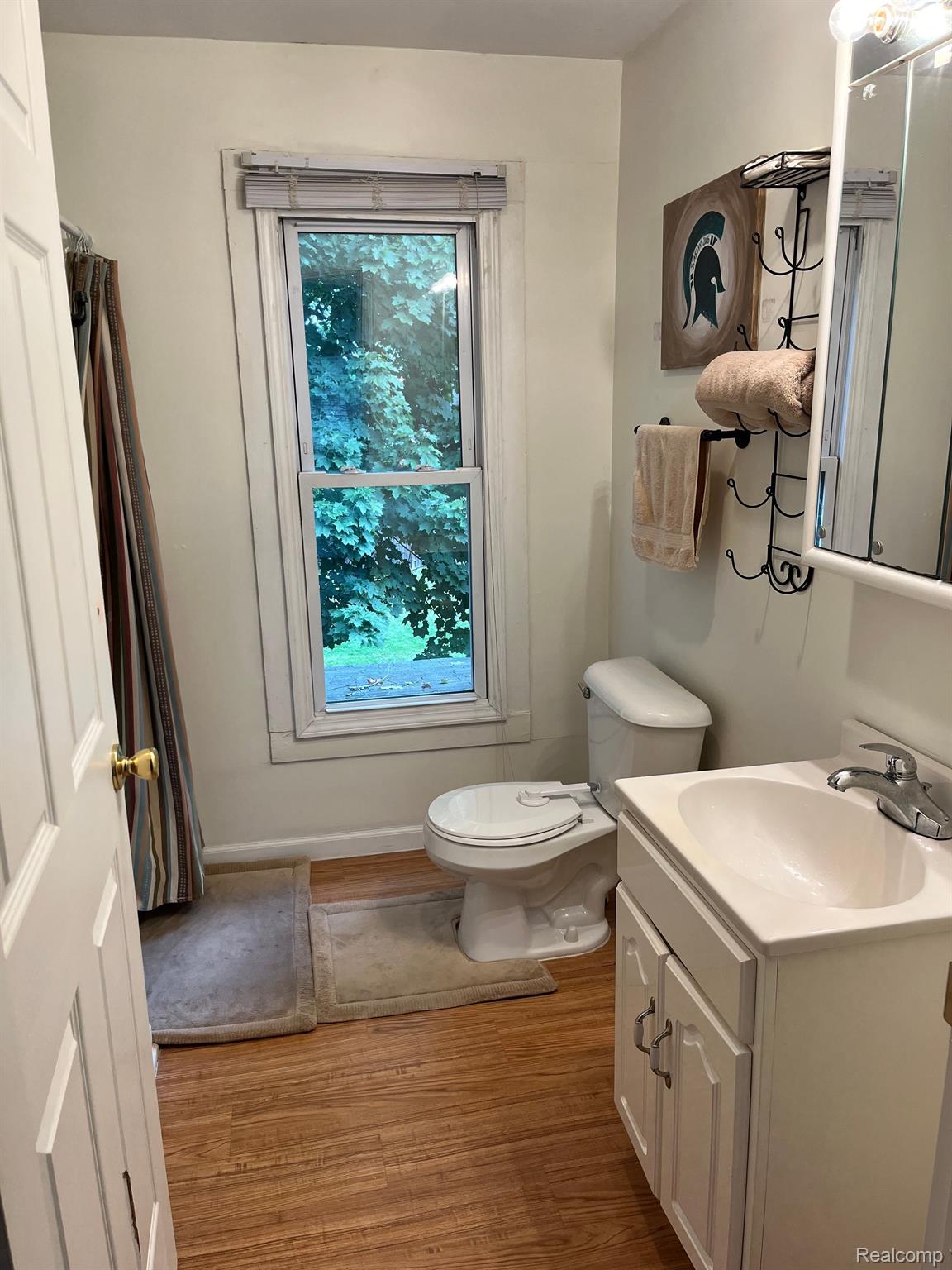 425 SCHOOLHOUSE Street