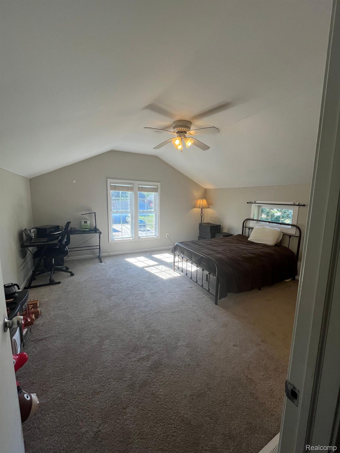 425 SCHOOLHOUSE Street