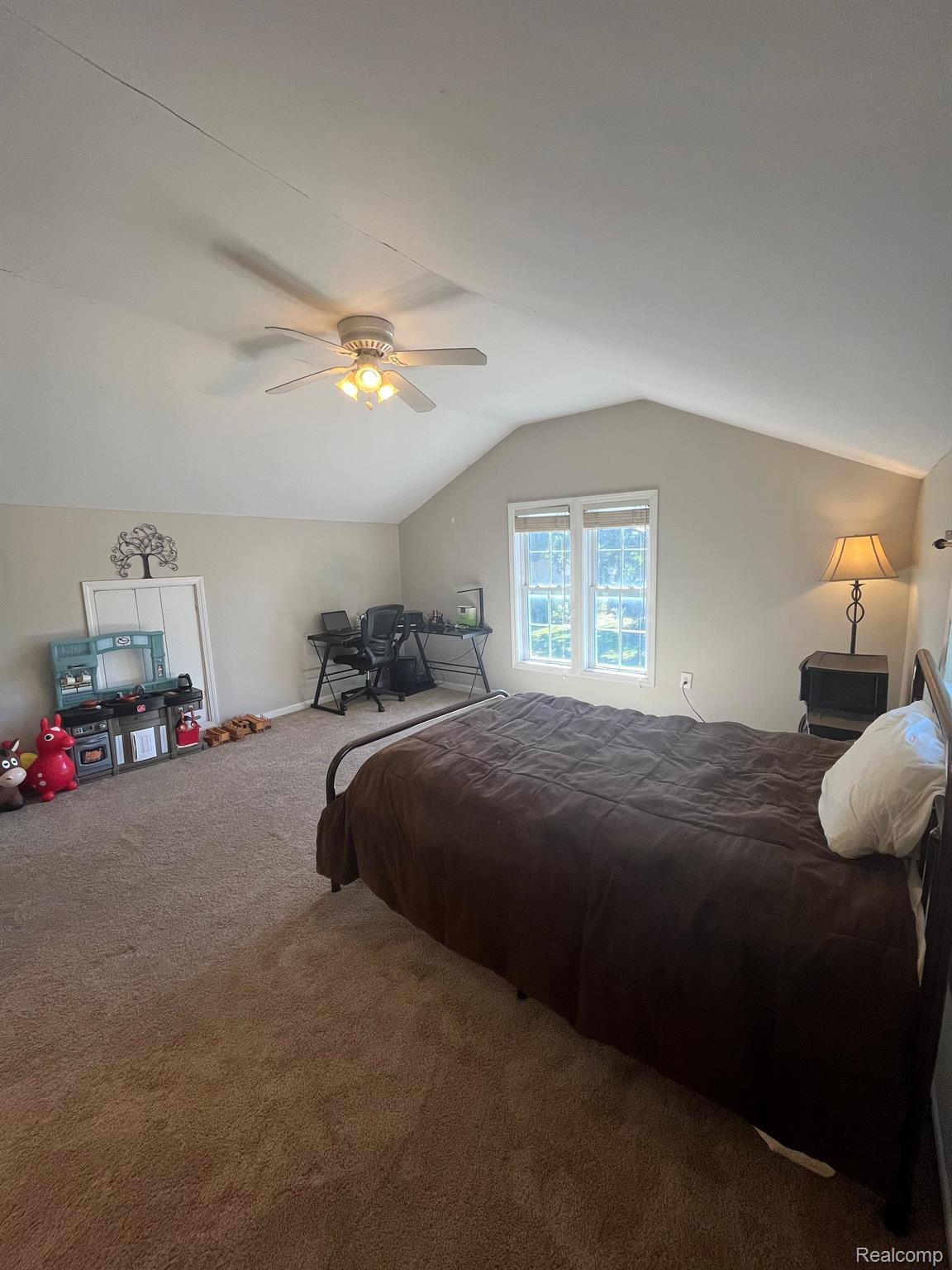 425 SCHOOLHOUSE Street