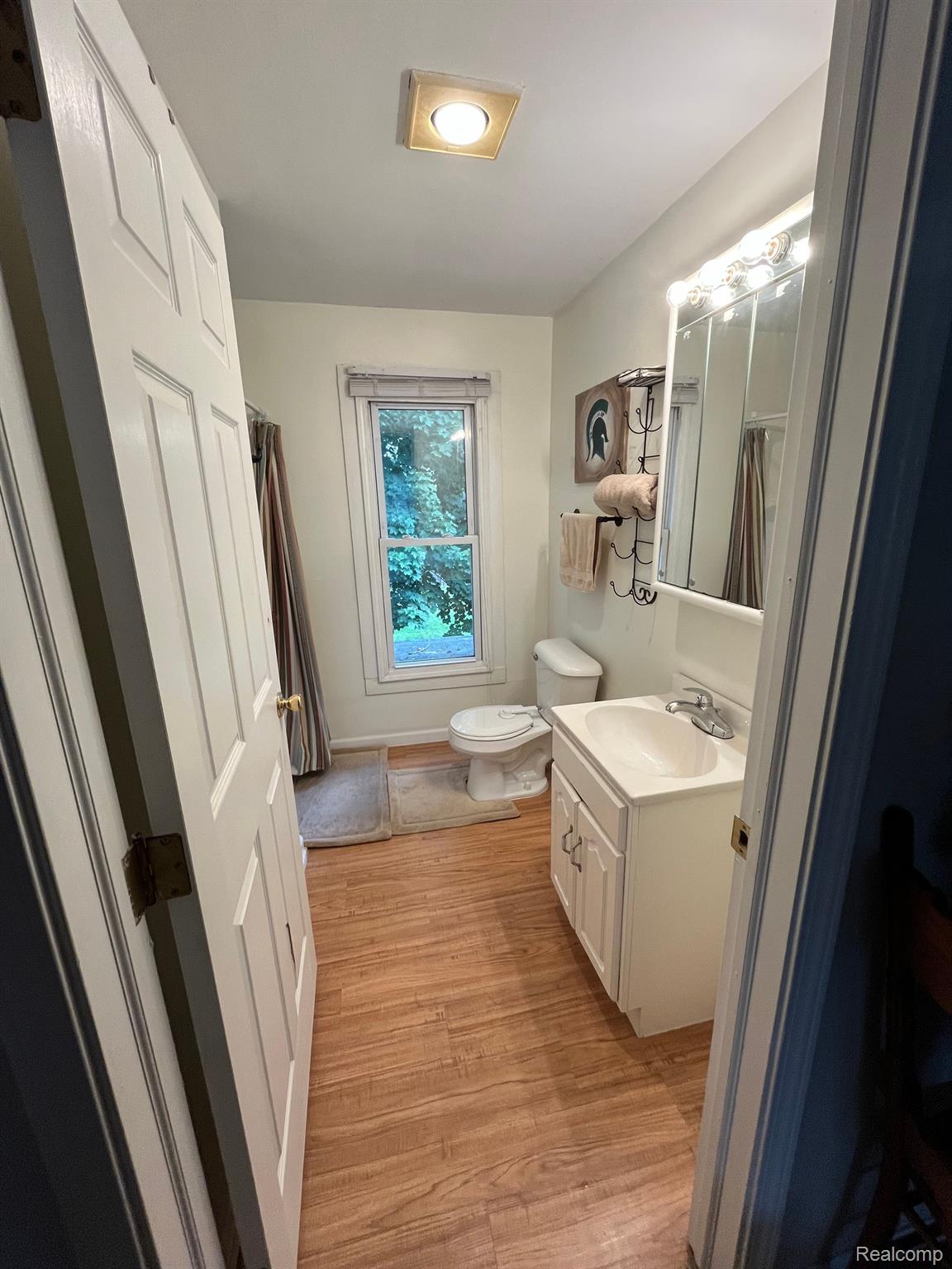 425 SCHOOLHOUSE Street