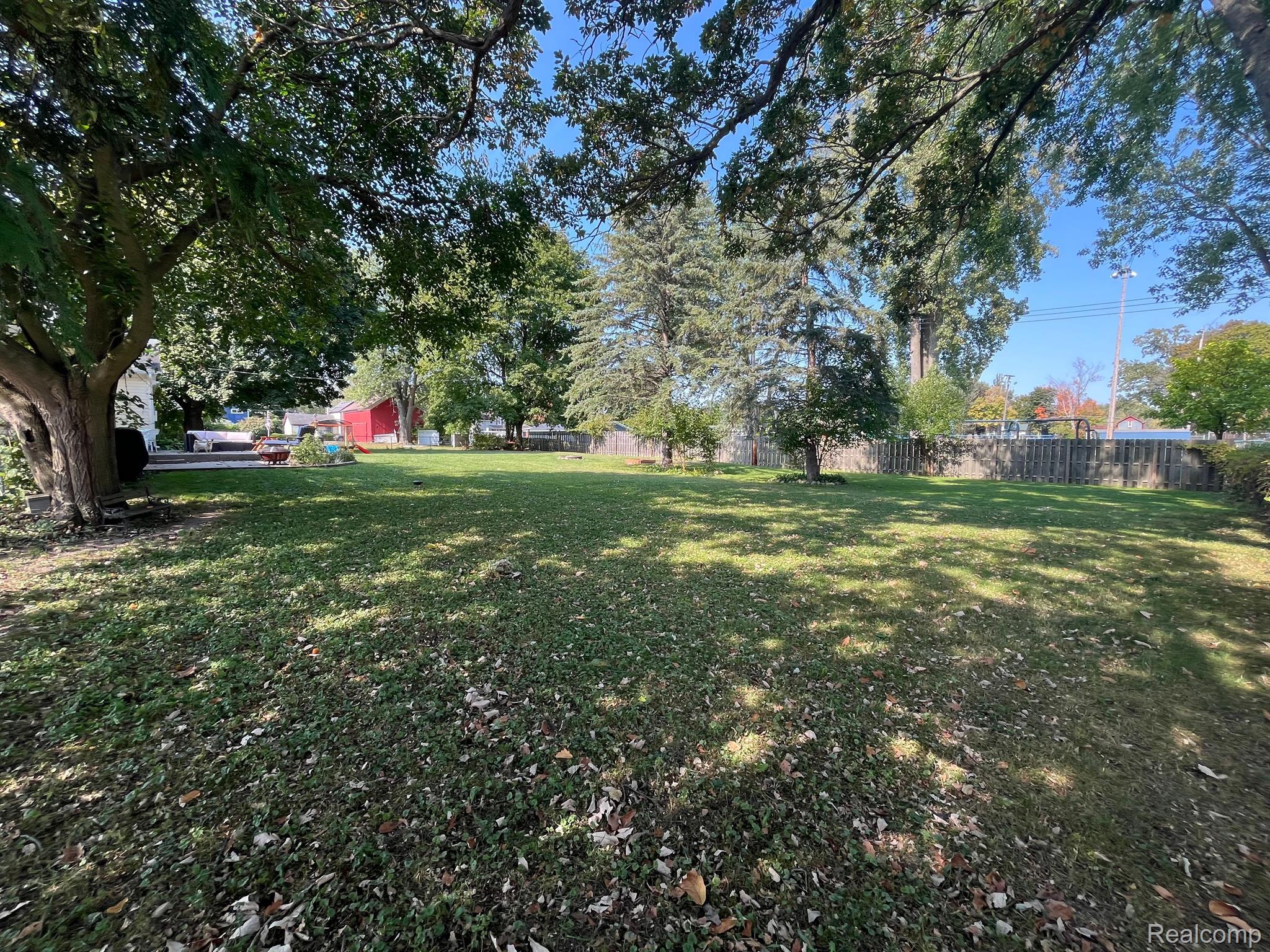 425 SCHOOLHOUSE Street