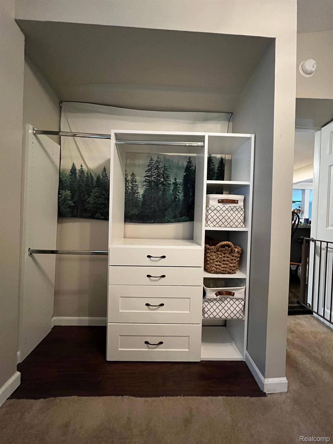 425 SCHOOLHOUSE Street