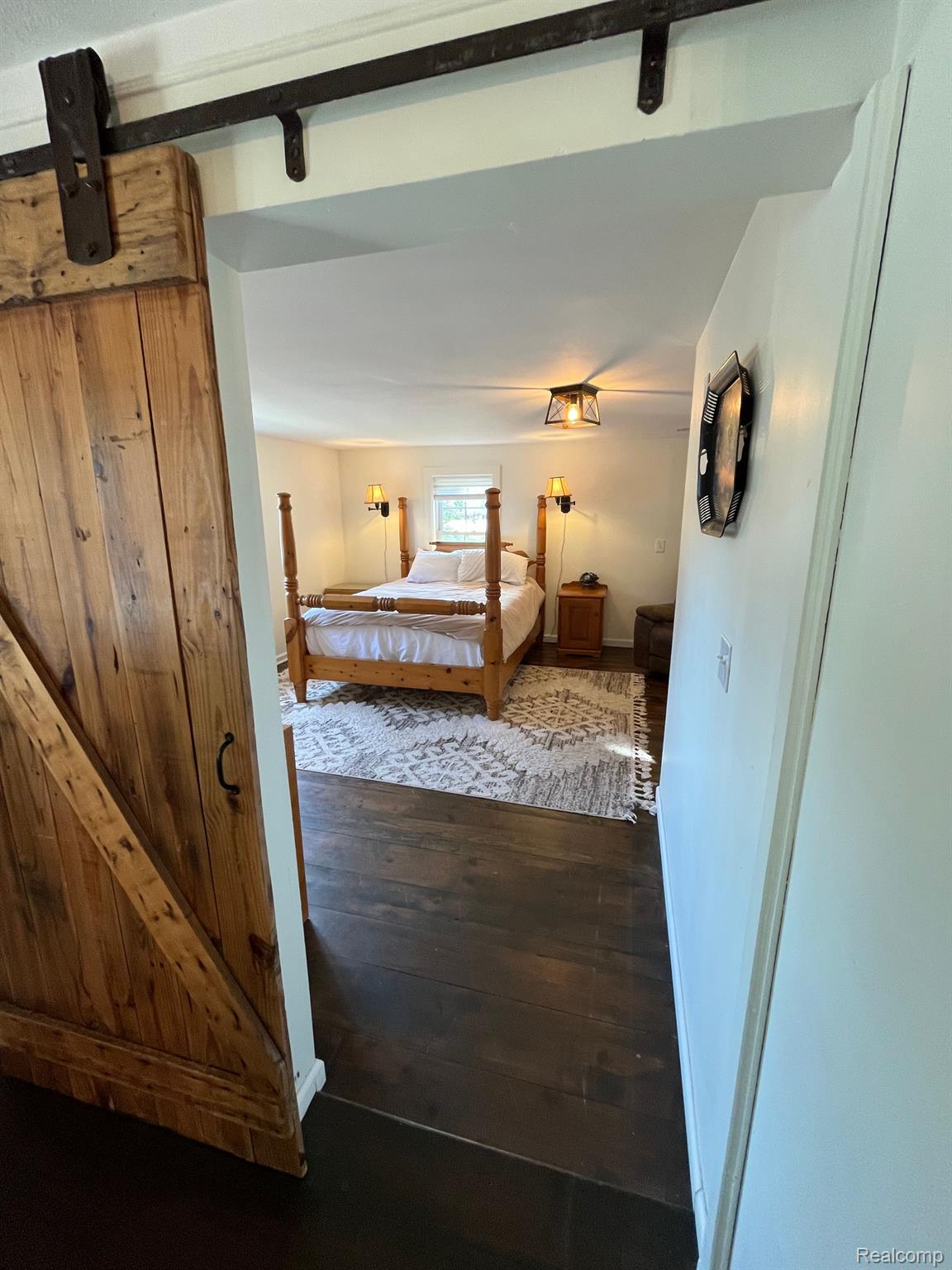 425 SCHOOLHOUSE Street