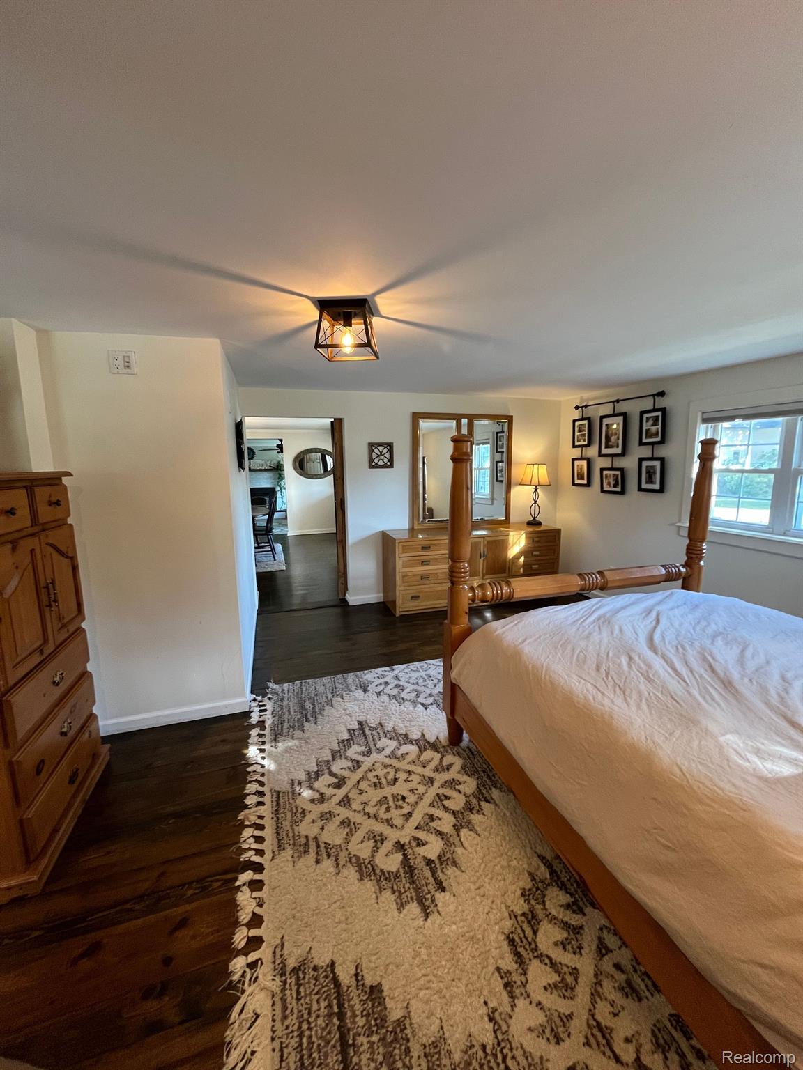 425 SCHOOLHOUSE Street