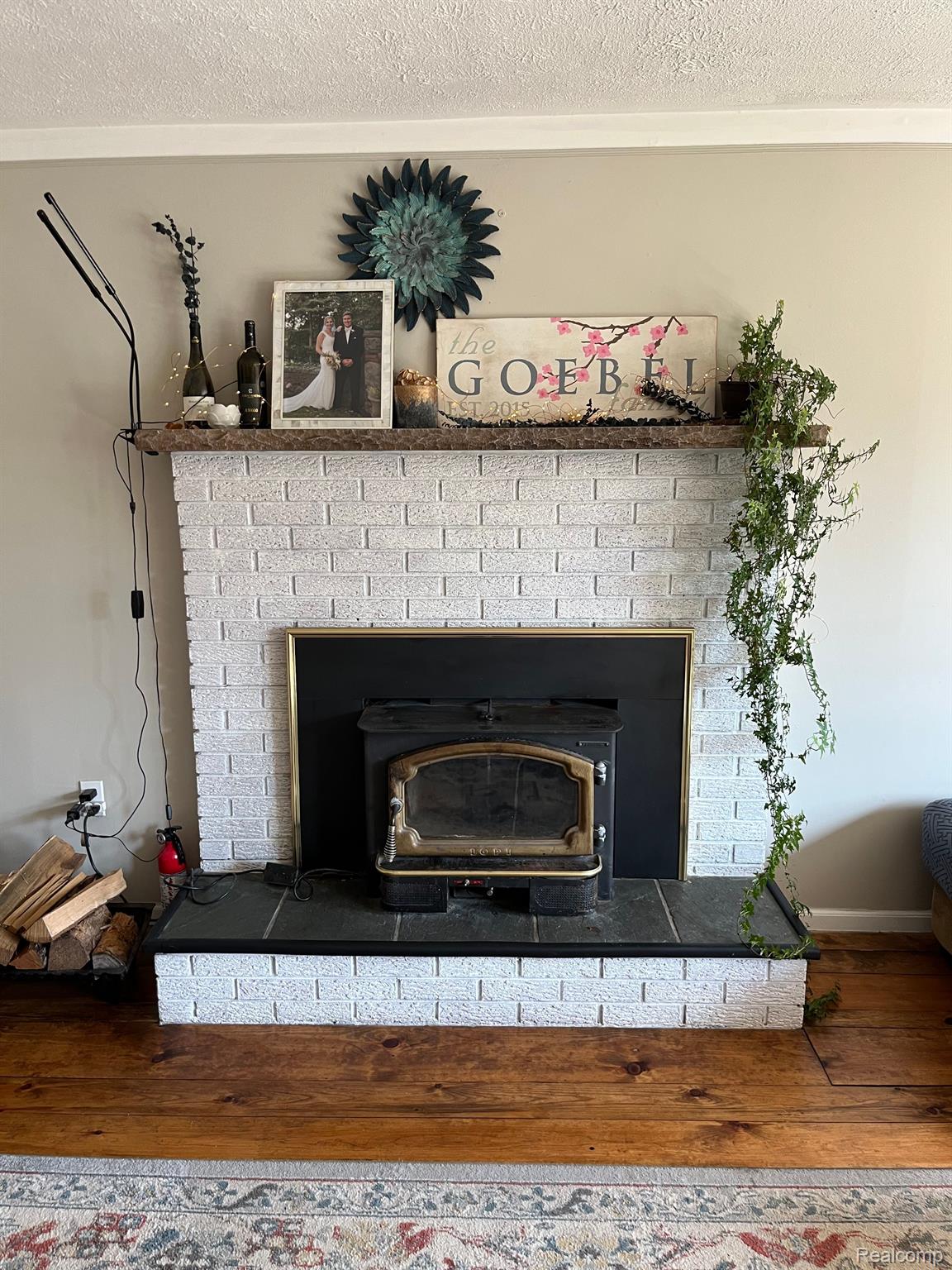 425 SCHOOLHOUSE Street