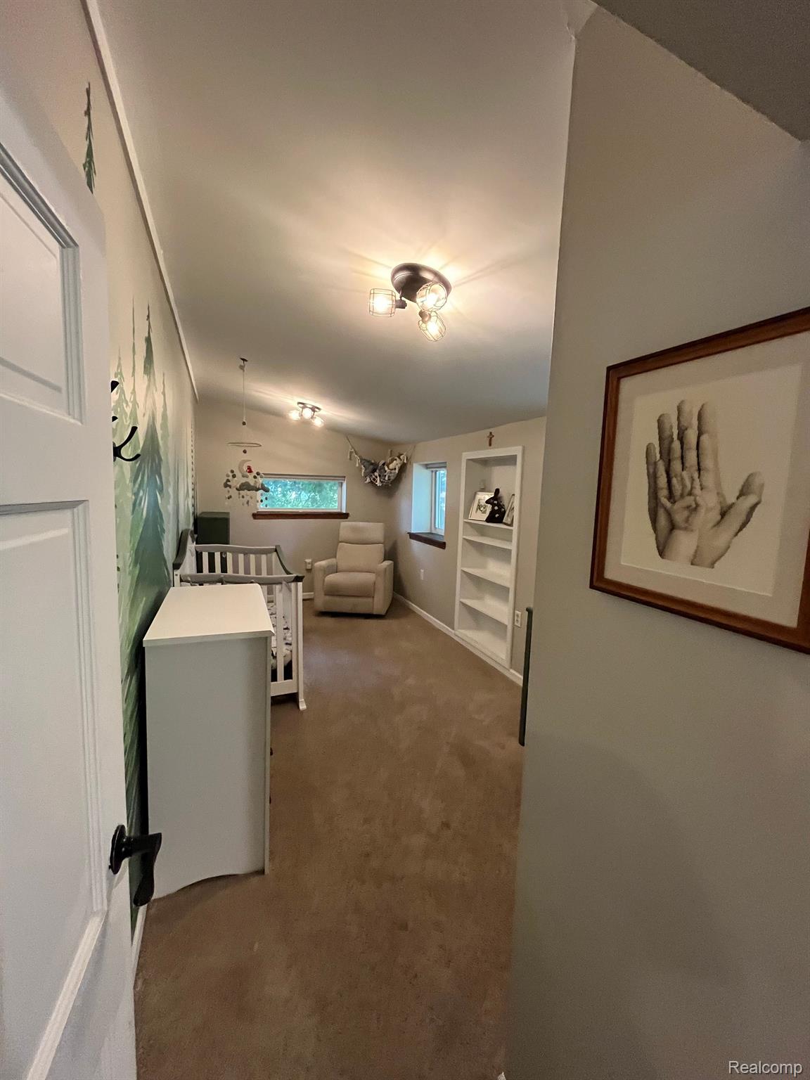 425 SCHOOLHOUSE Street