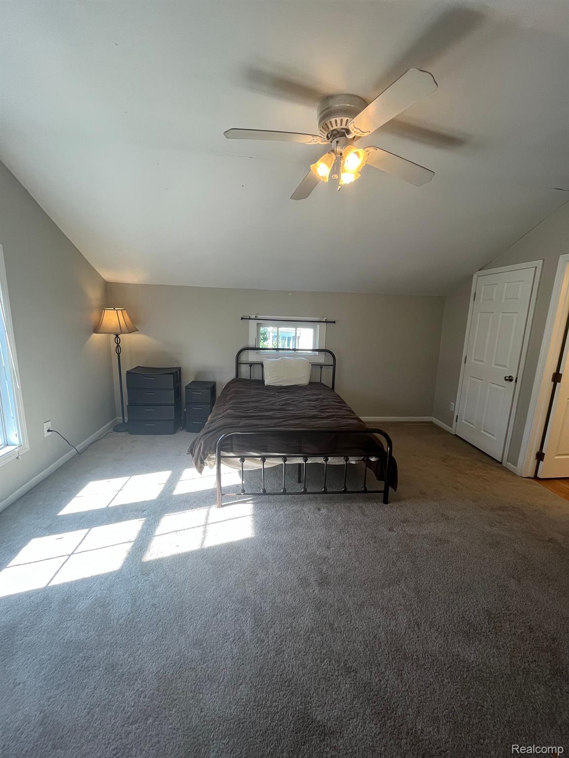 425 SCHOOLHOUSE Street