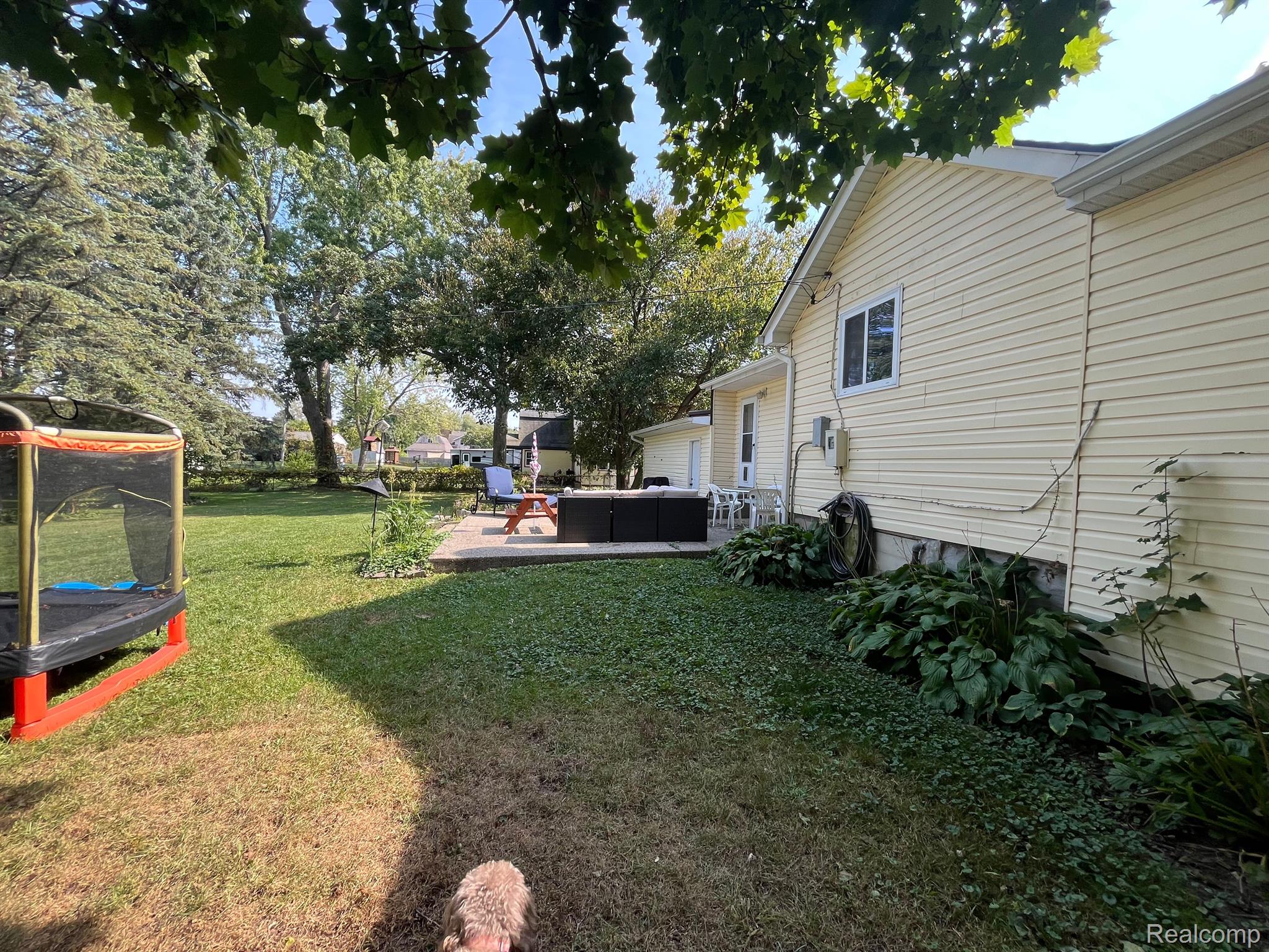 425 SCHOOLHOUSE Street