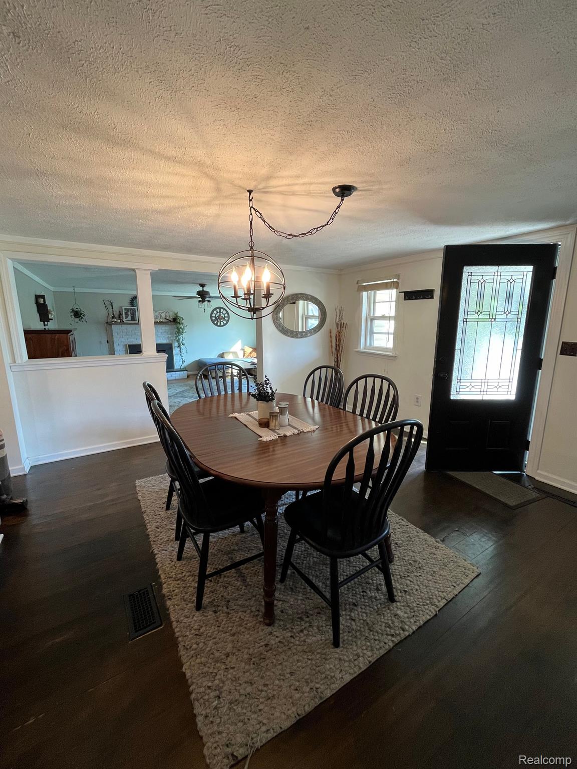 425 SCHOOLHOUSE Street