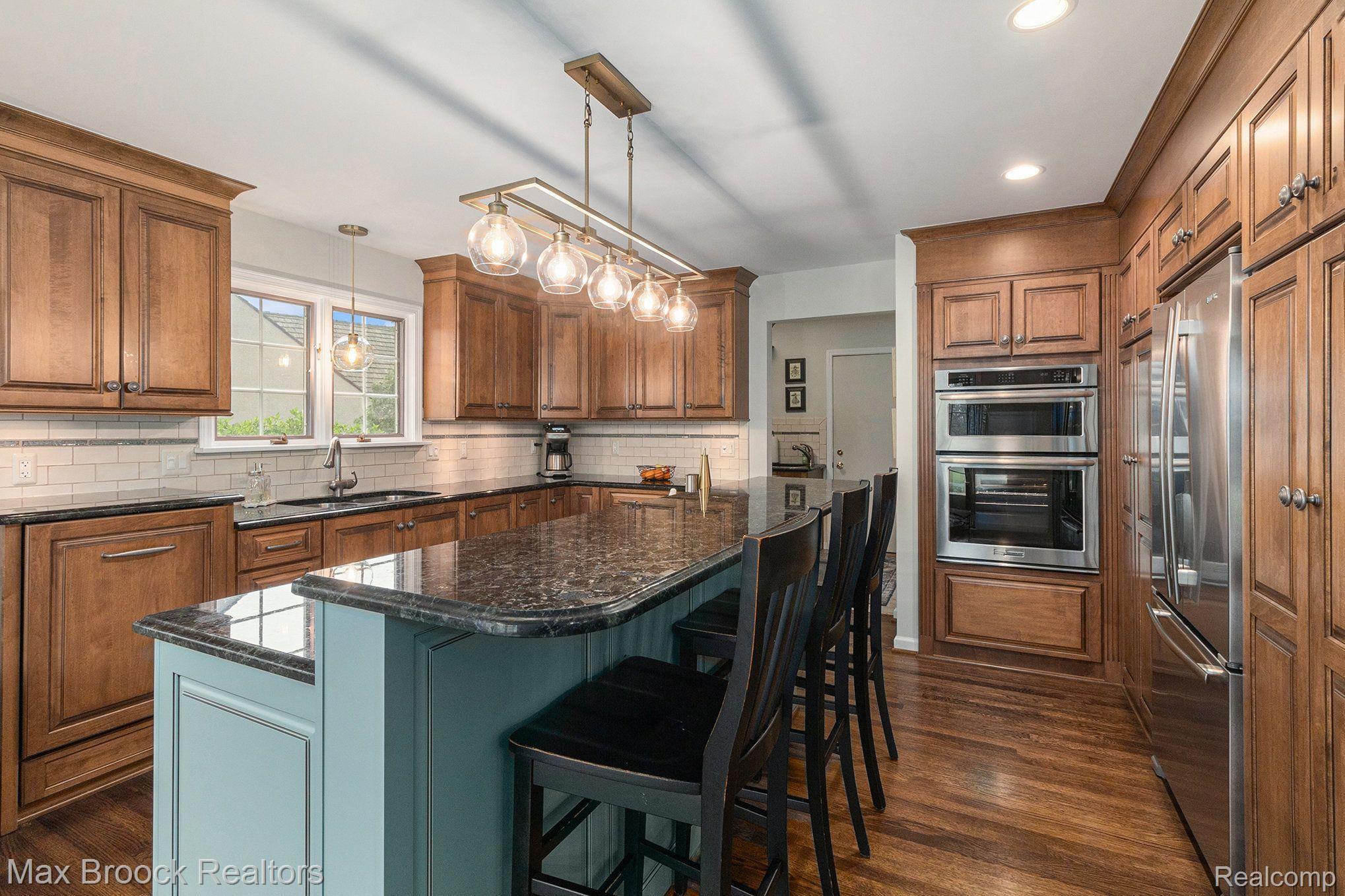 5406 BRISTOL PARKE Drive