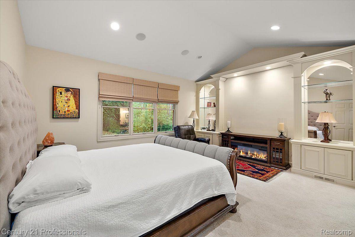 4735 OAKHURST RIDGE Road