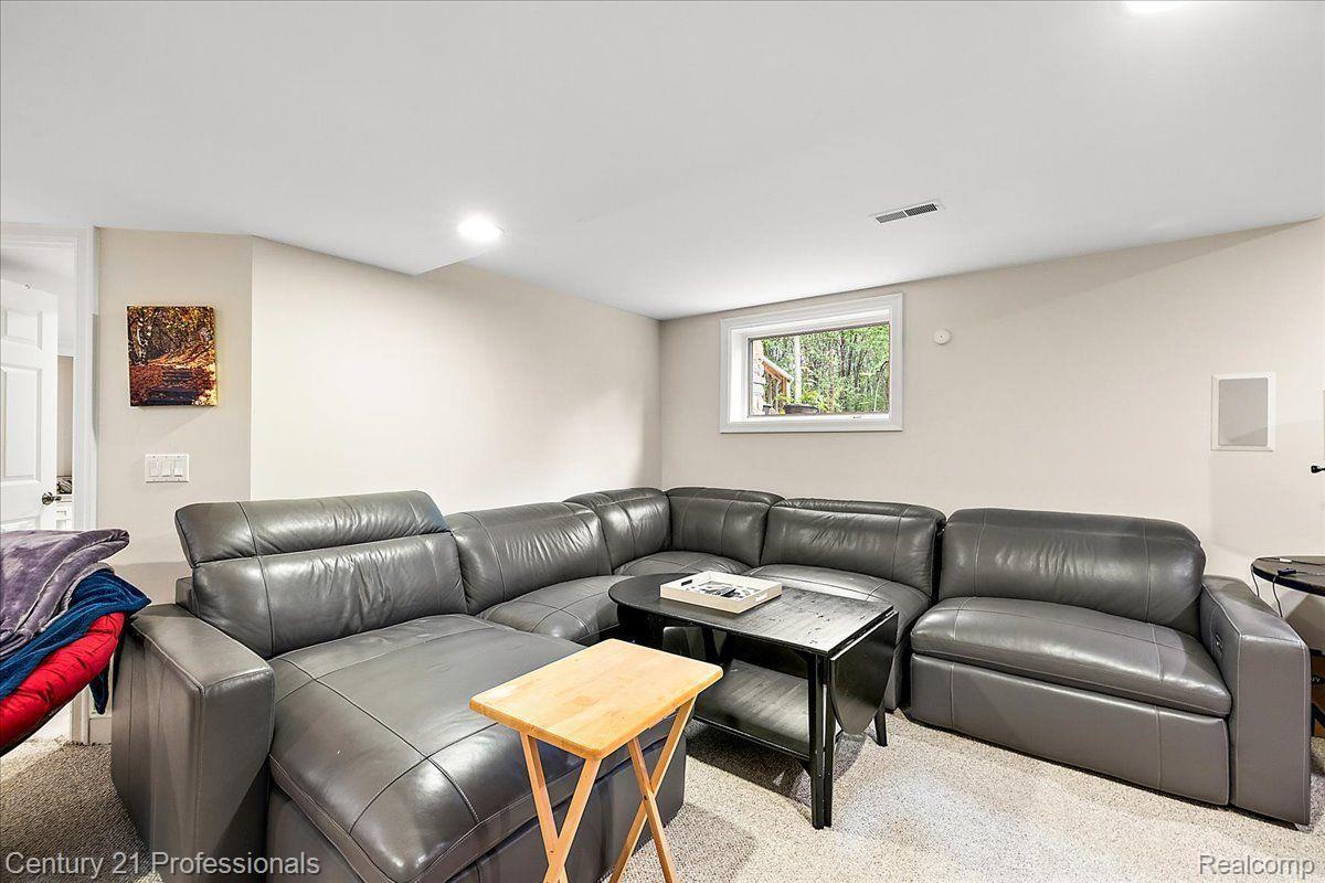 4735 OAKHURST RIDGE Road