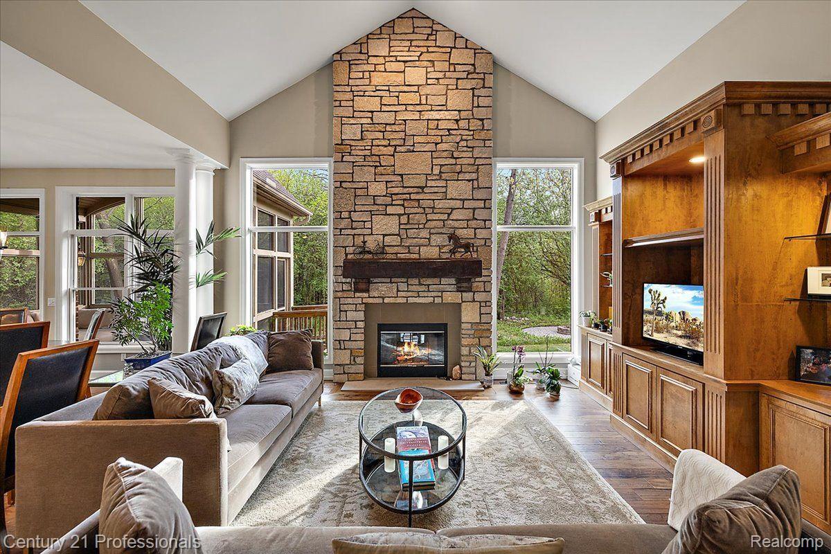 4735 OAKHURST RIDGE Road