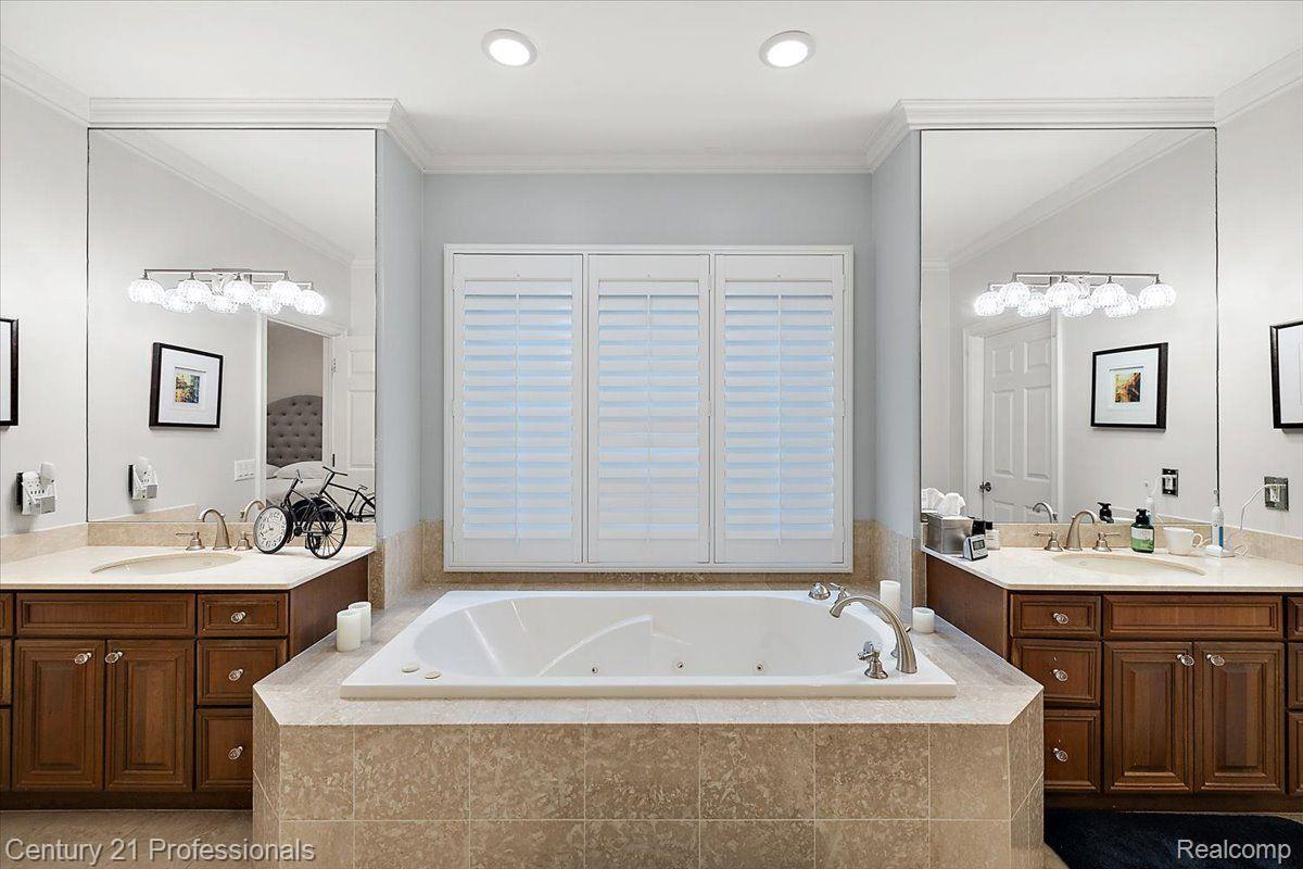 4735 OAKHURST RIDGE Road