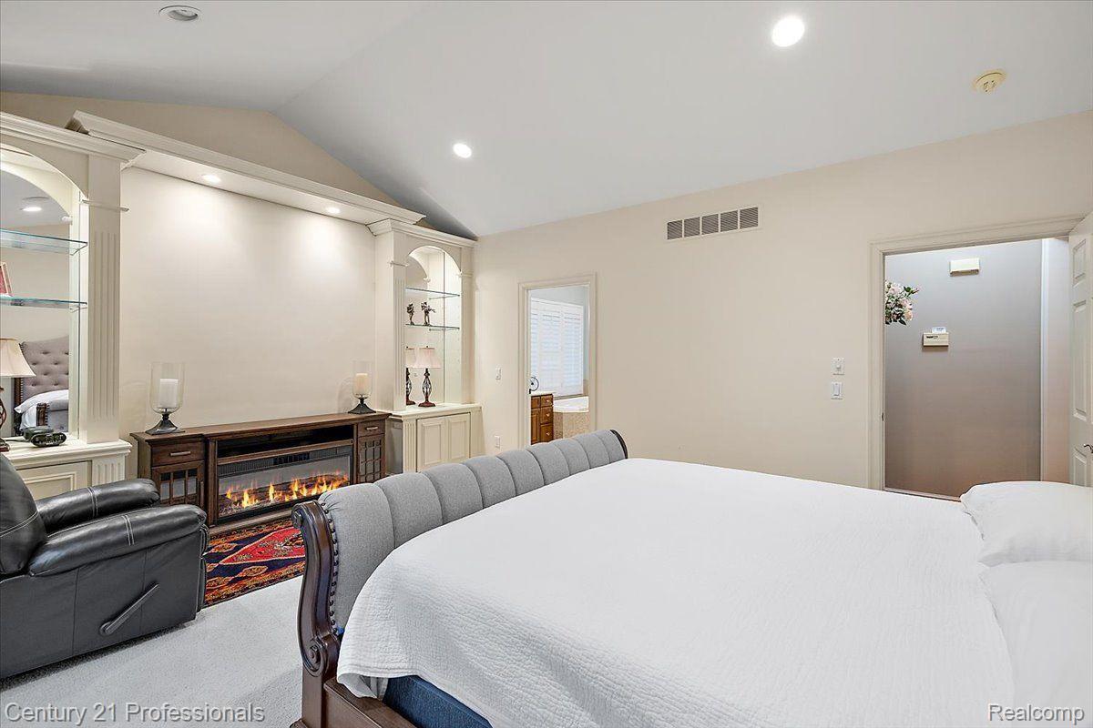 4735 OAKHURST RIDGE Road